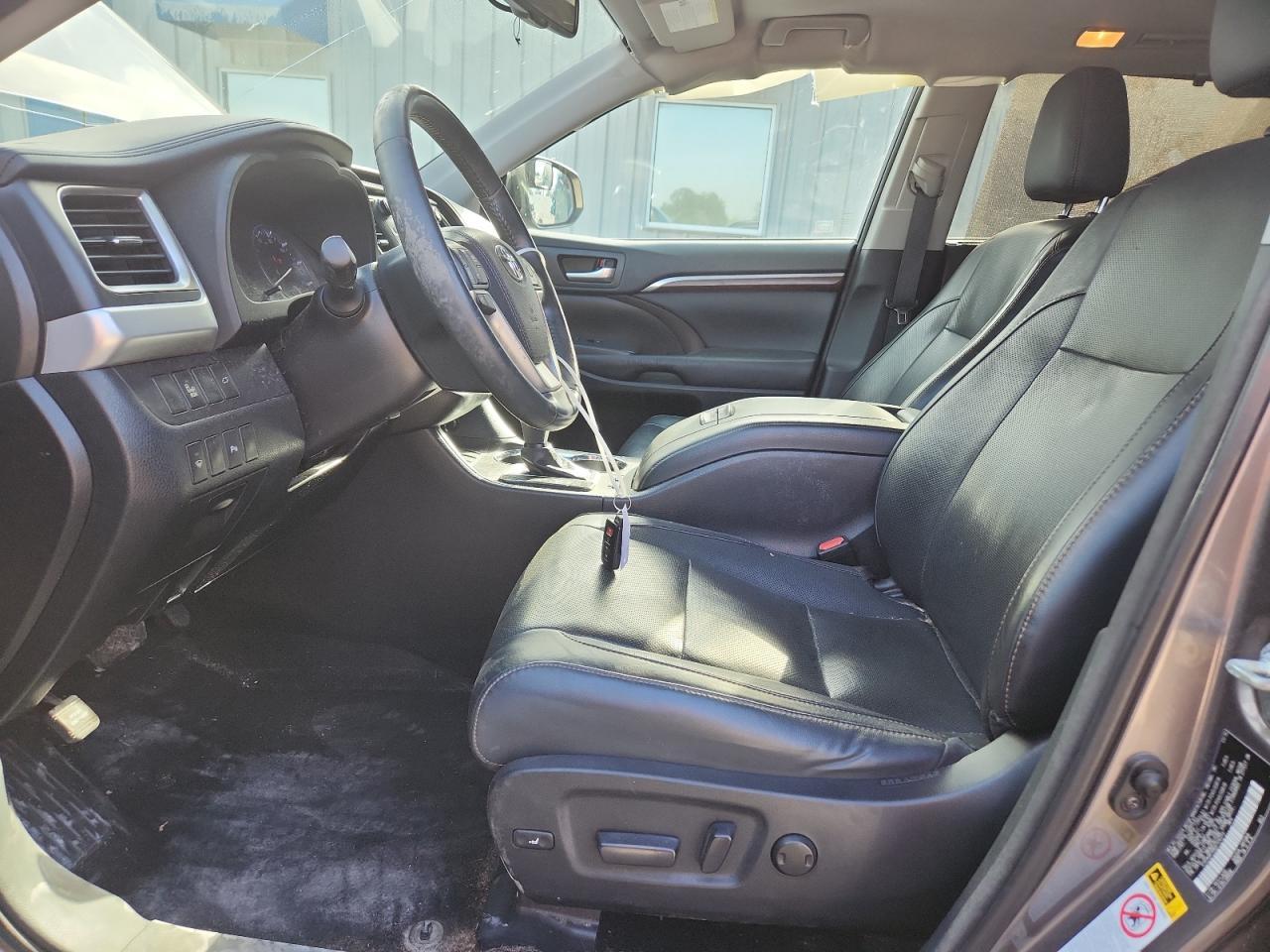 2016 TOYOTA HIGHLANDER