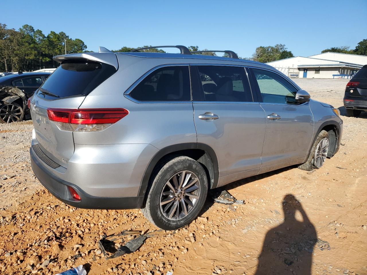 2017 TOYOTA HIGHLANDER