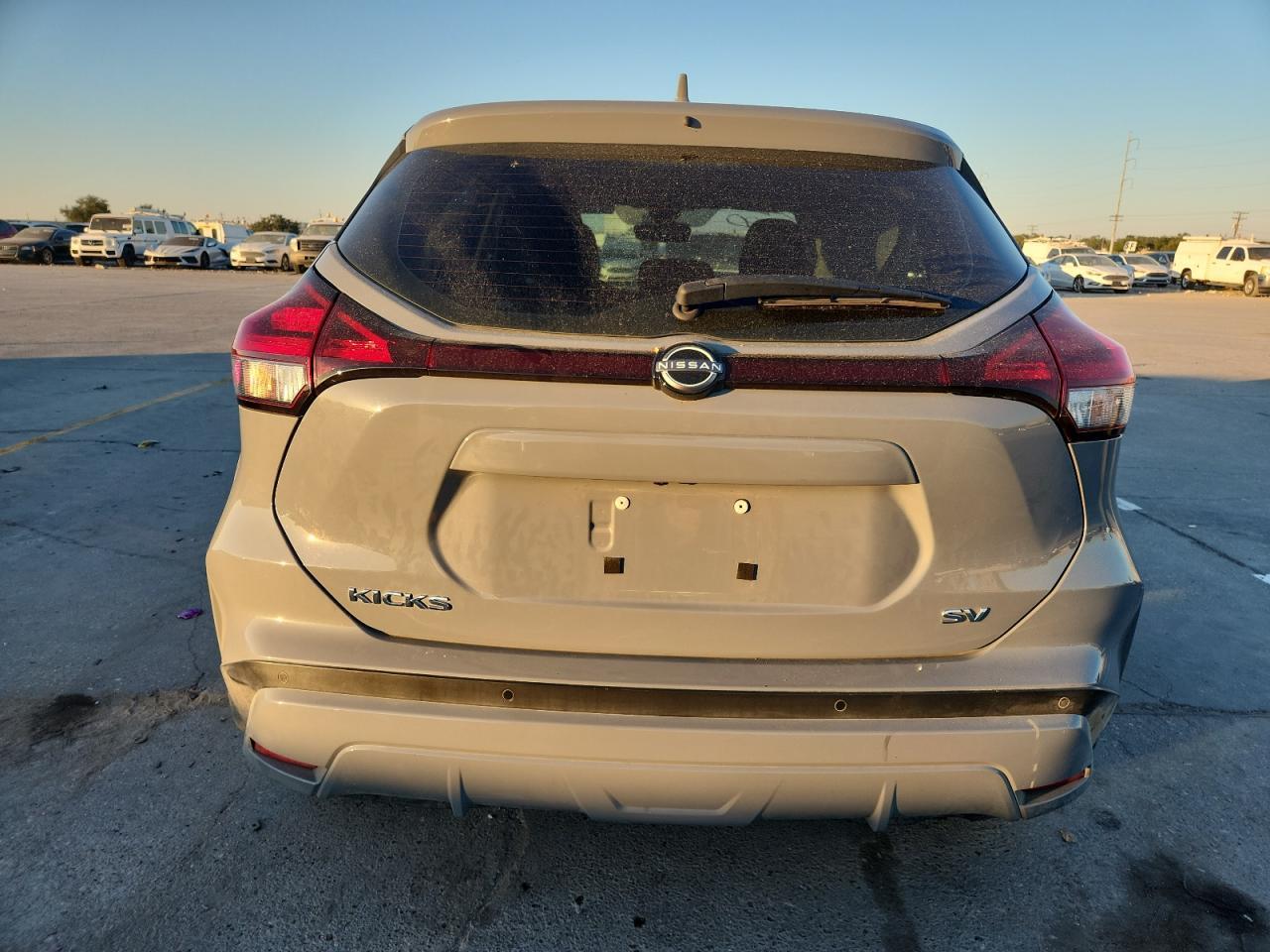 2023 NISSAN KICKS