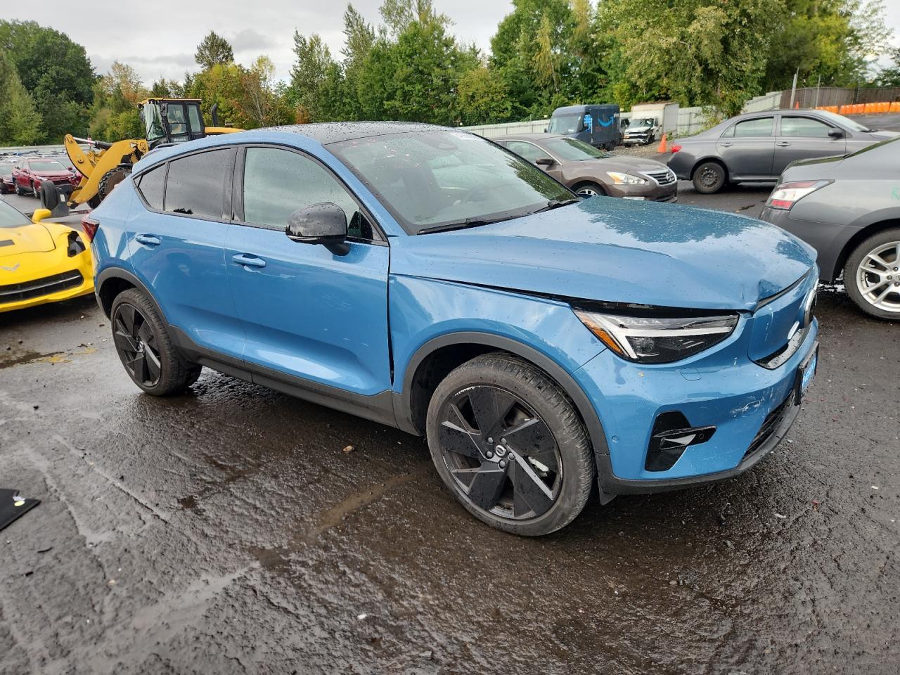 2023 VOLVO C40