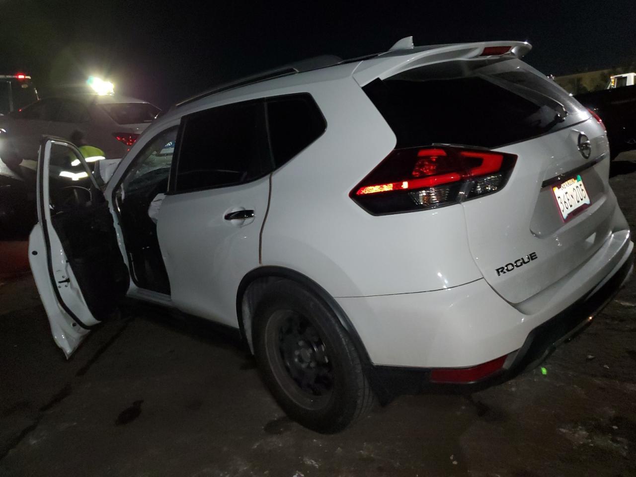 2017 NISSAN ROGUE