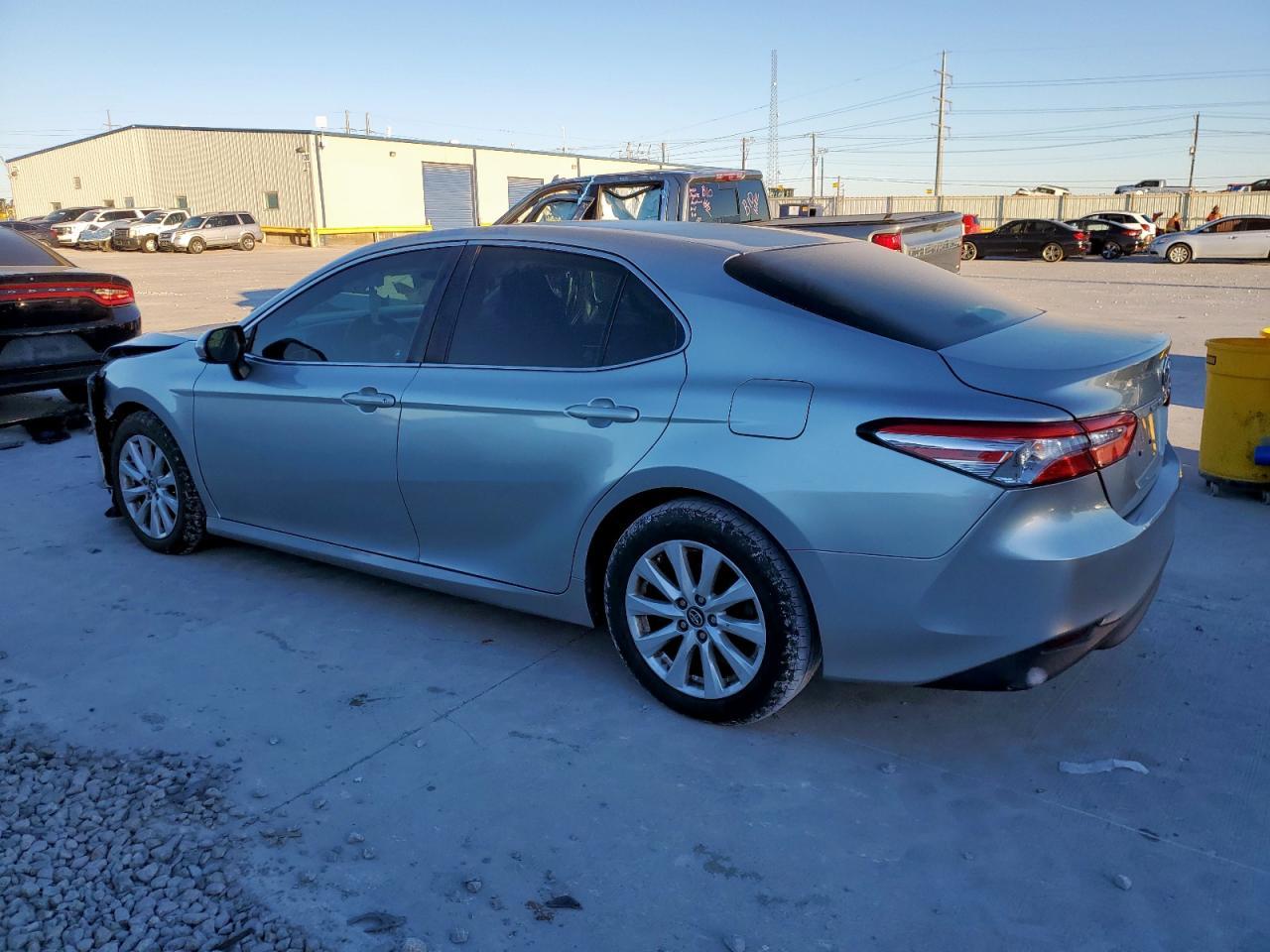 2018 TOYOTA CAMRY