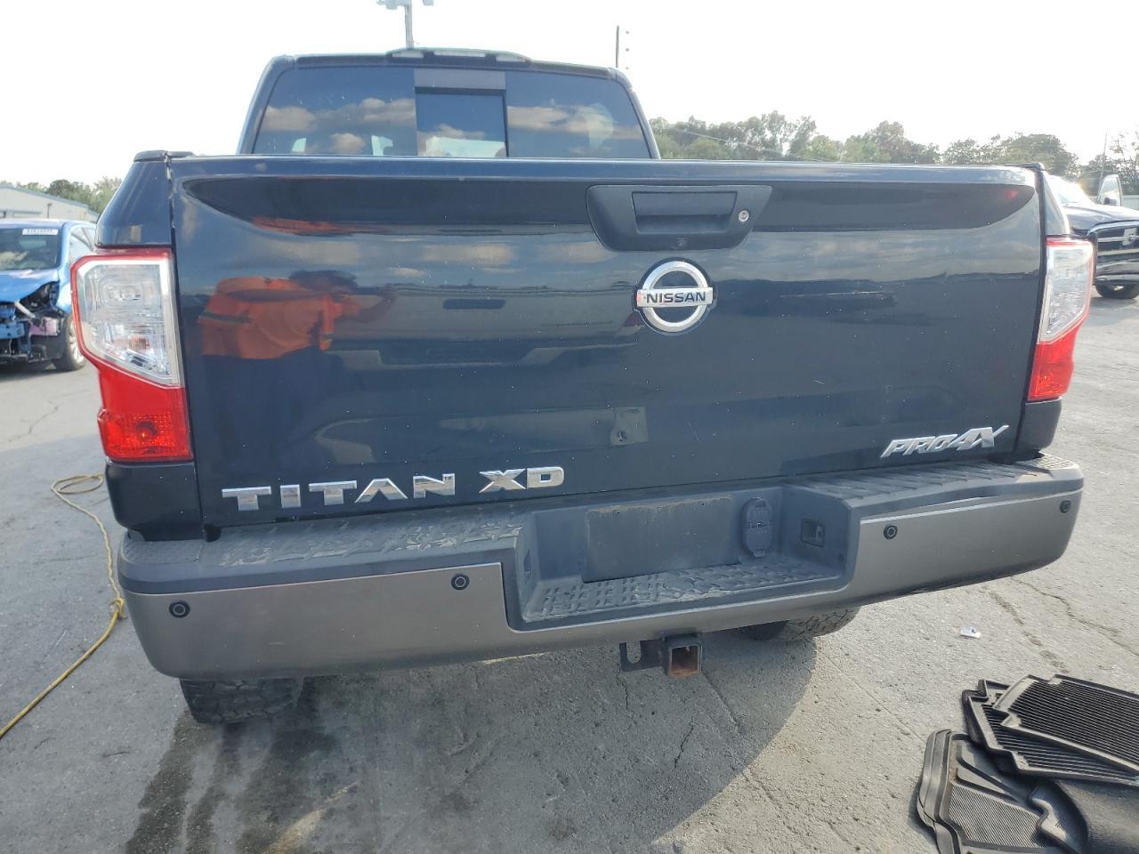 2016 NISSAN Titan