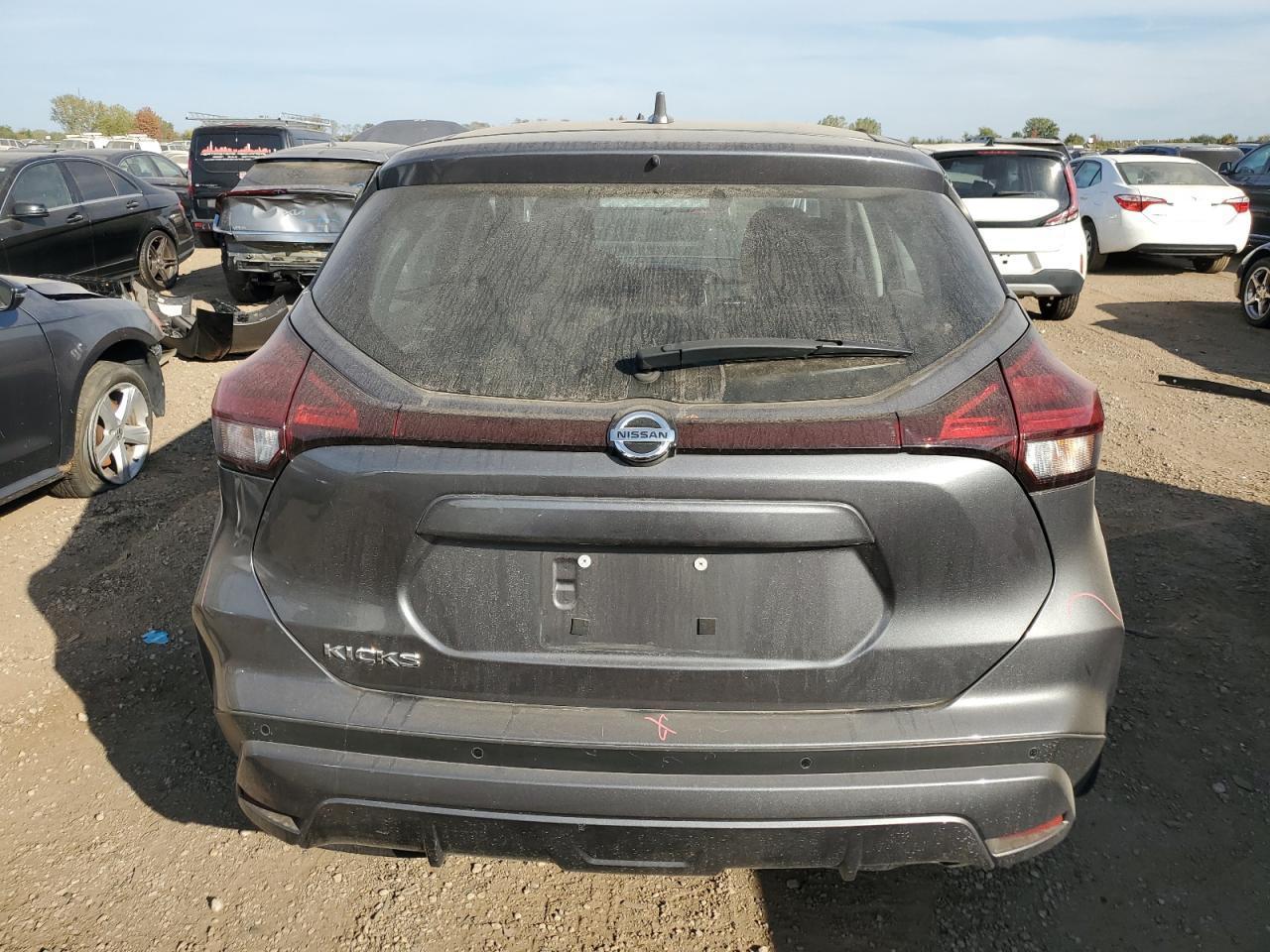 2021 NISSAN KICKS