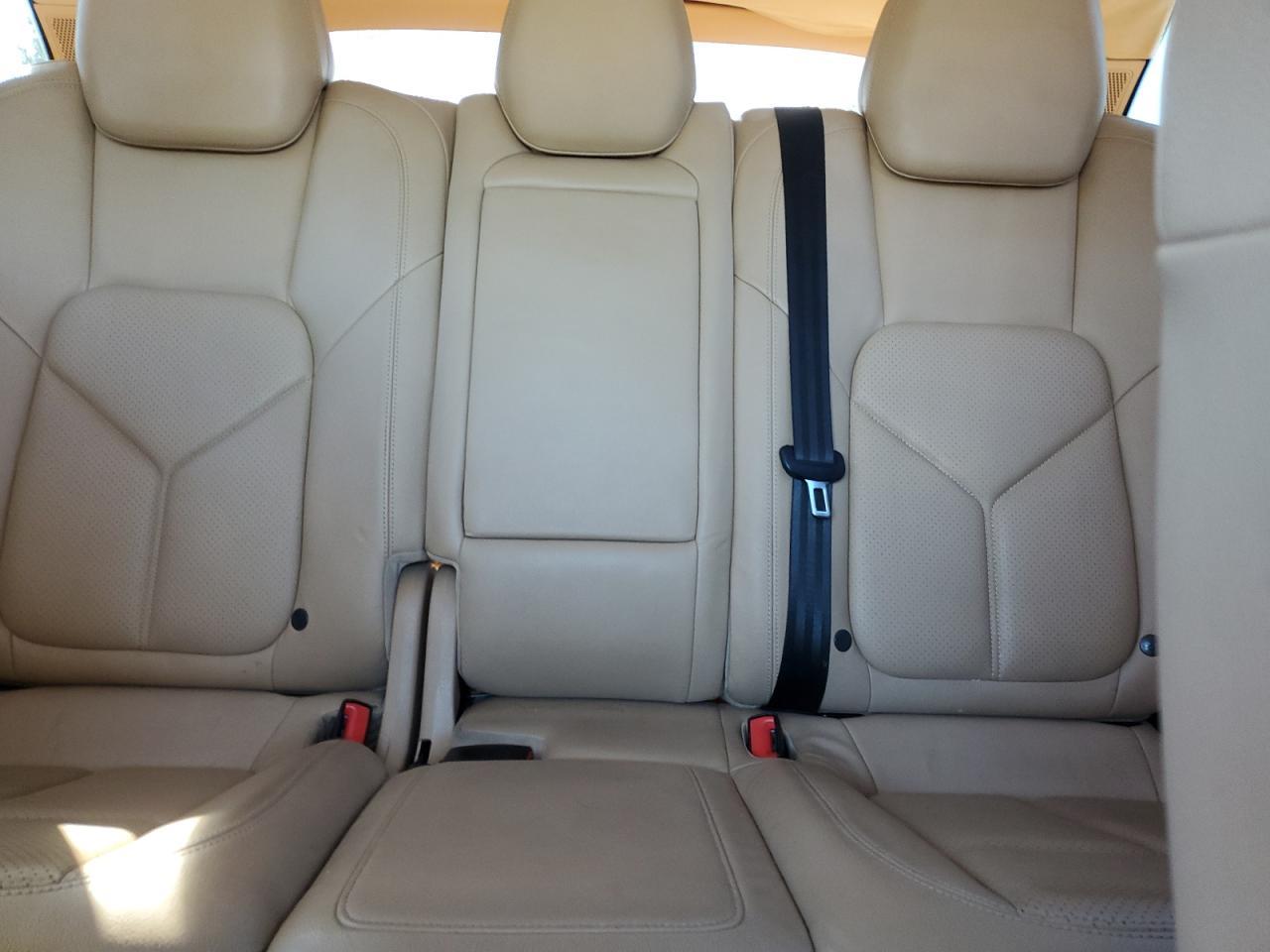2014 PORSCHE CAYENNE