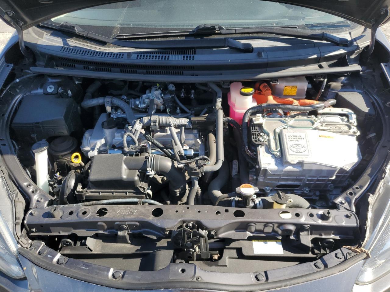 2015 TOYOTA Prius c