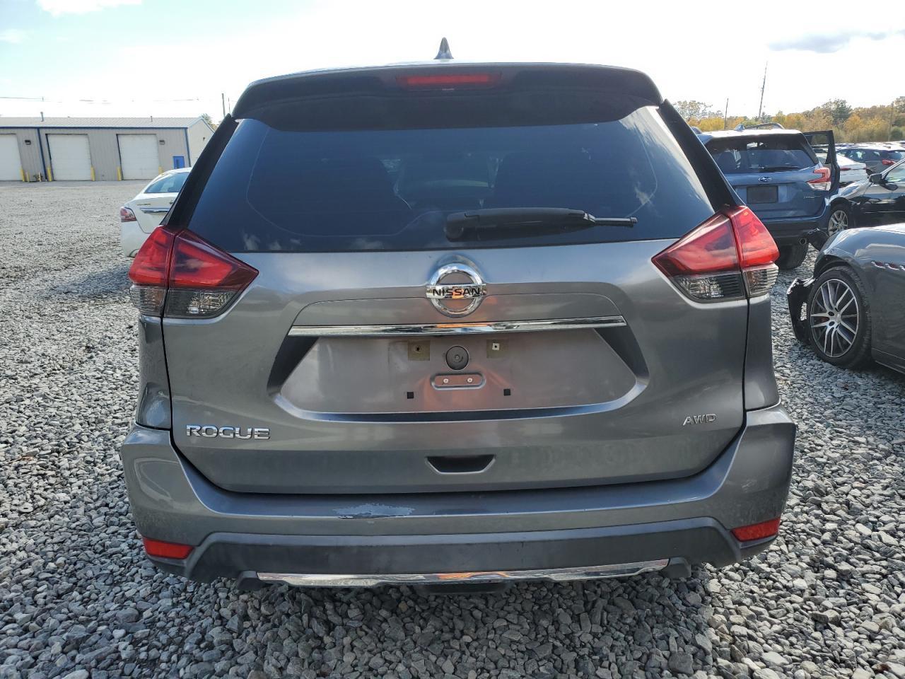 2017 NISSAN ROGUE