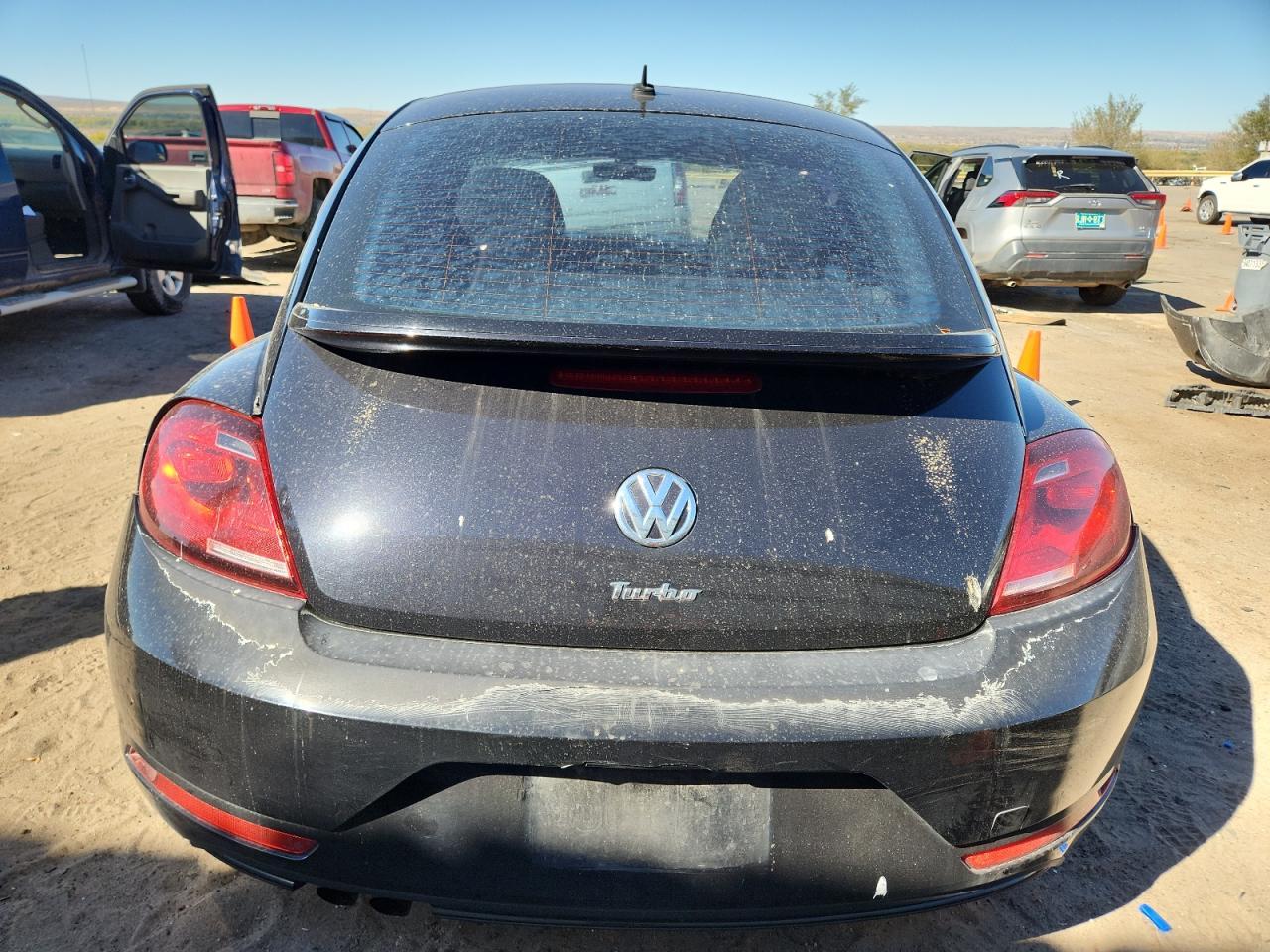 2017 VOLKSWAGEN Beetle