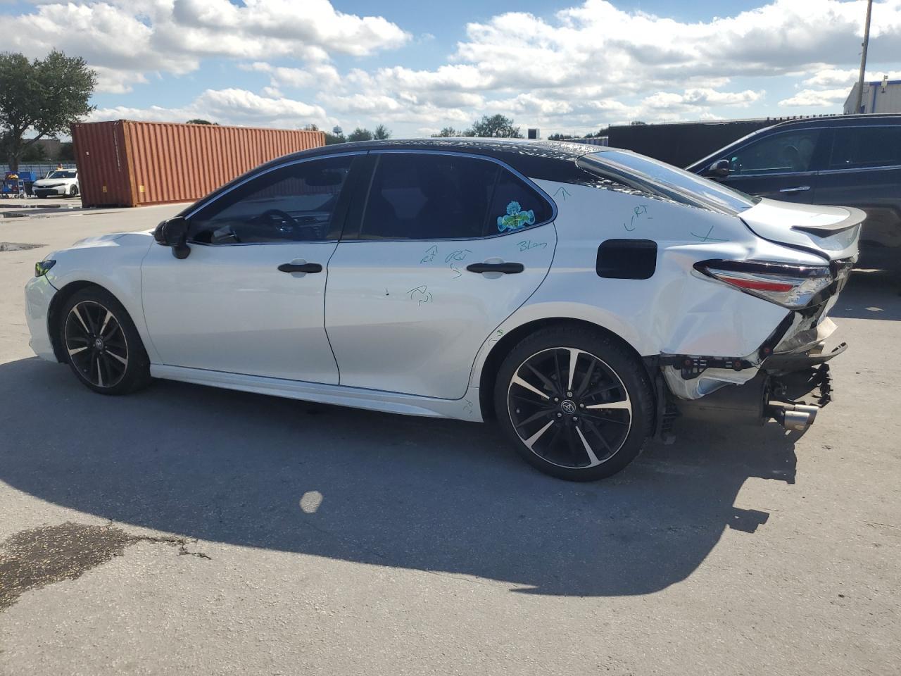 2018 TOYOTA CAMRY