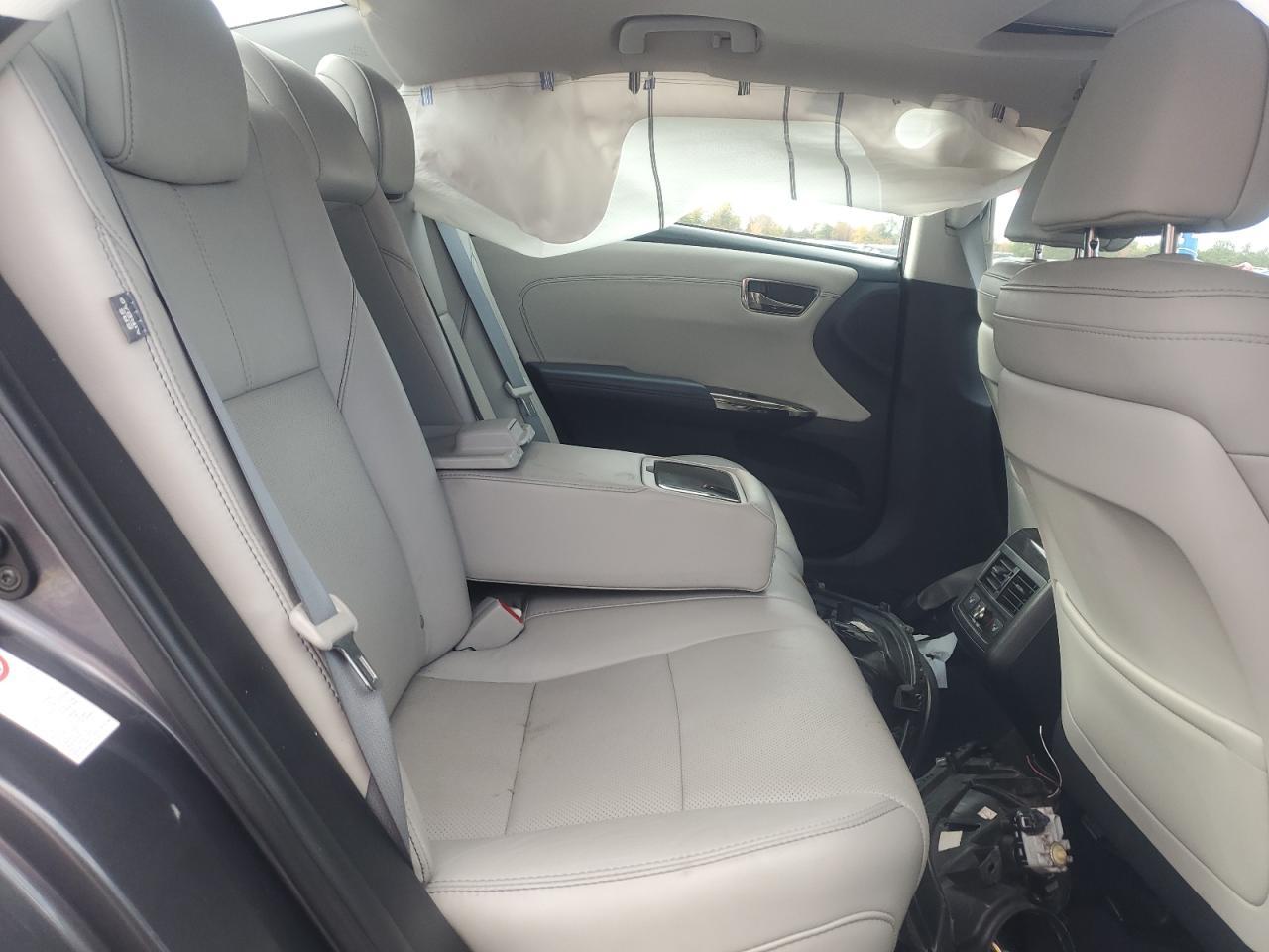 2013 TOYOTA Avalon