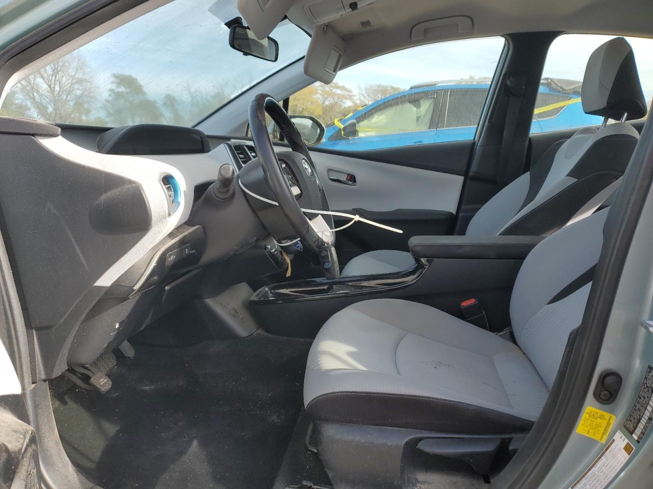 2016 TOYOTA PRIUS