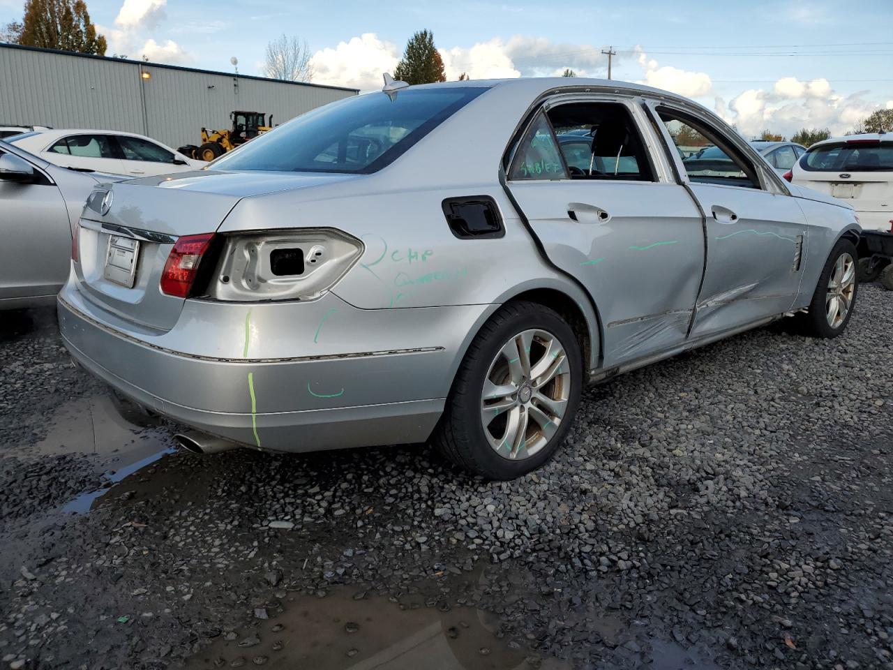 2011 MERCEDES-BENZ E-Class