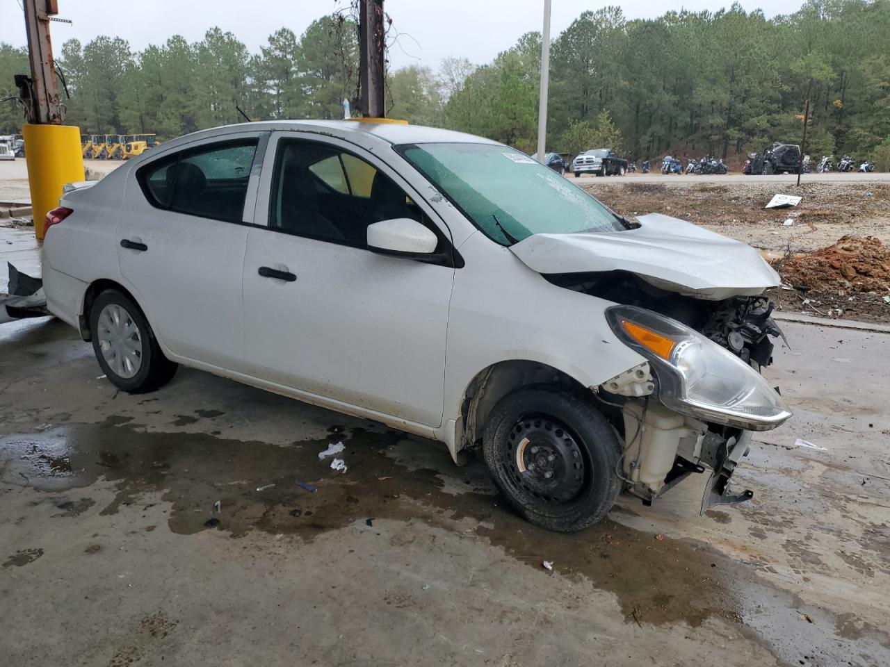 2017 NISSAN VERSA