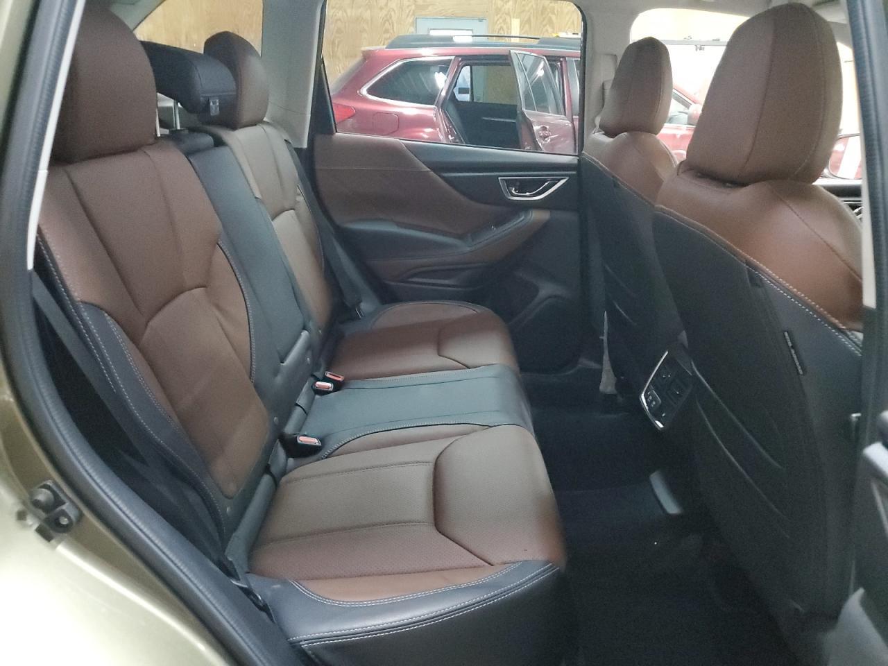 2022 SUBARU FORESTER