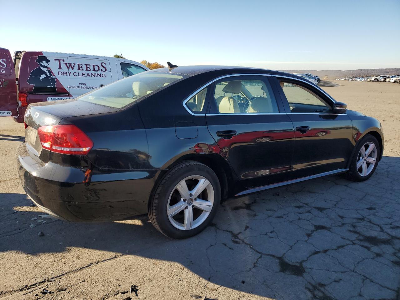 2012 VOLKSWAGEN Passat