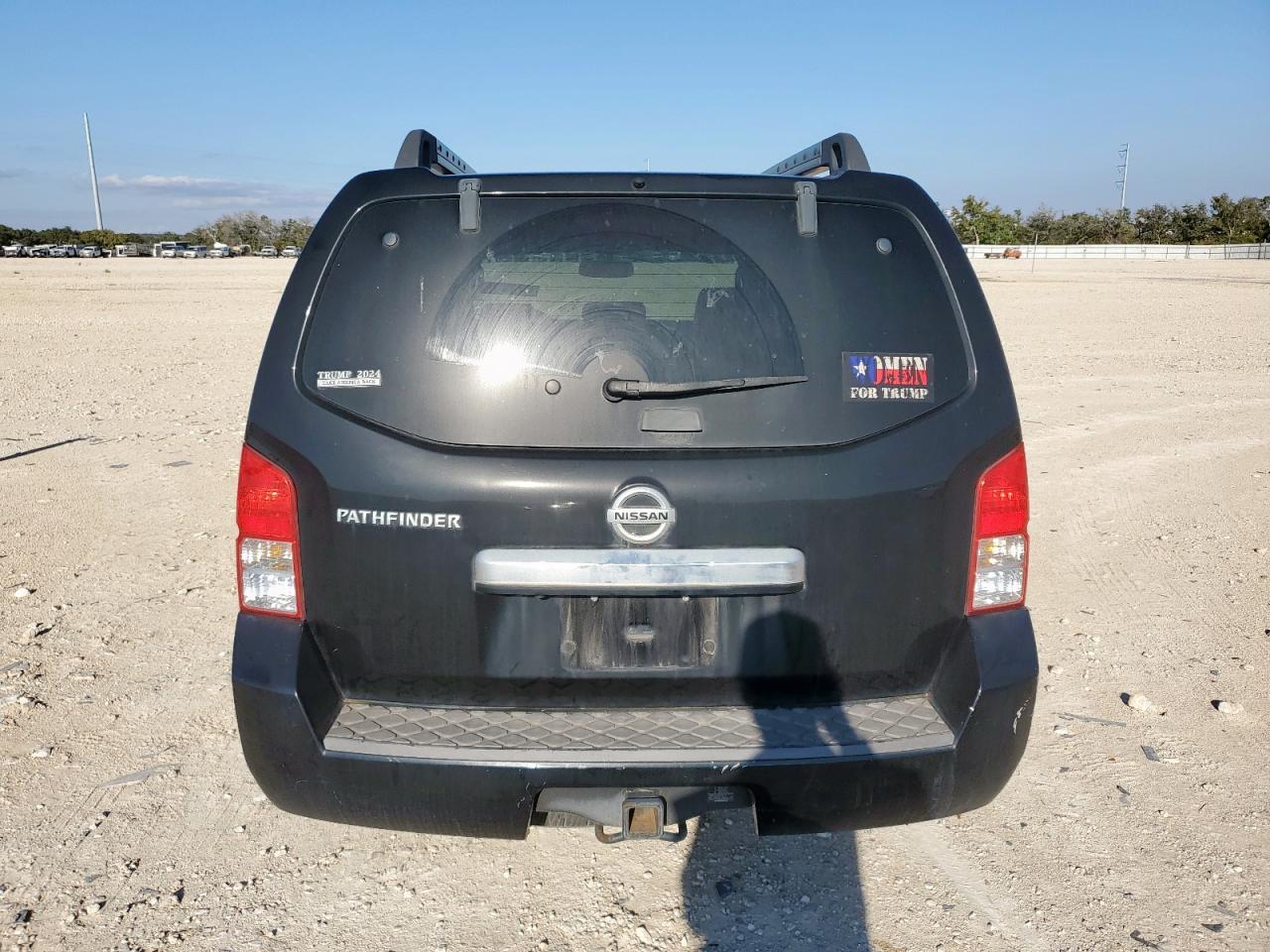 2011 NISSAN PATHFINDER