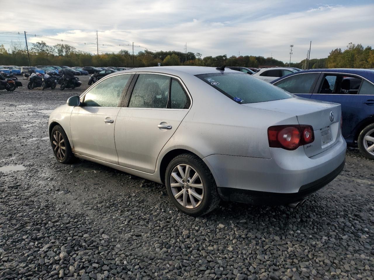 2010 VOLKSWAGEN JETTA