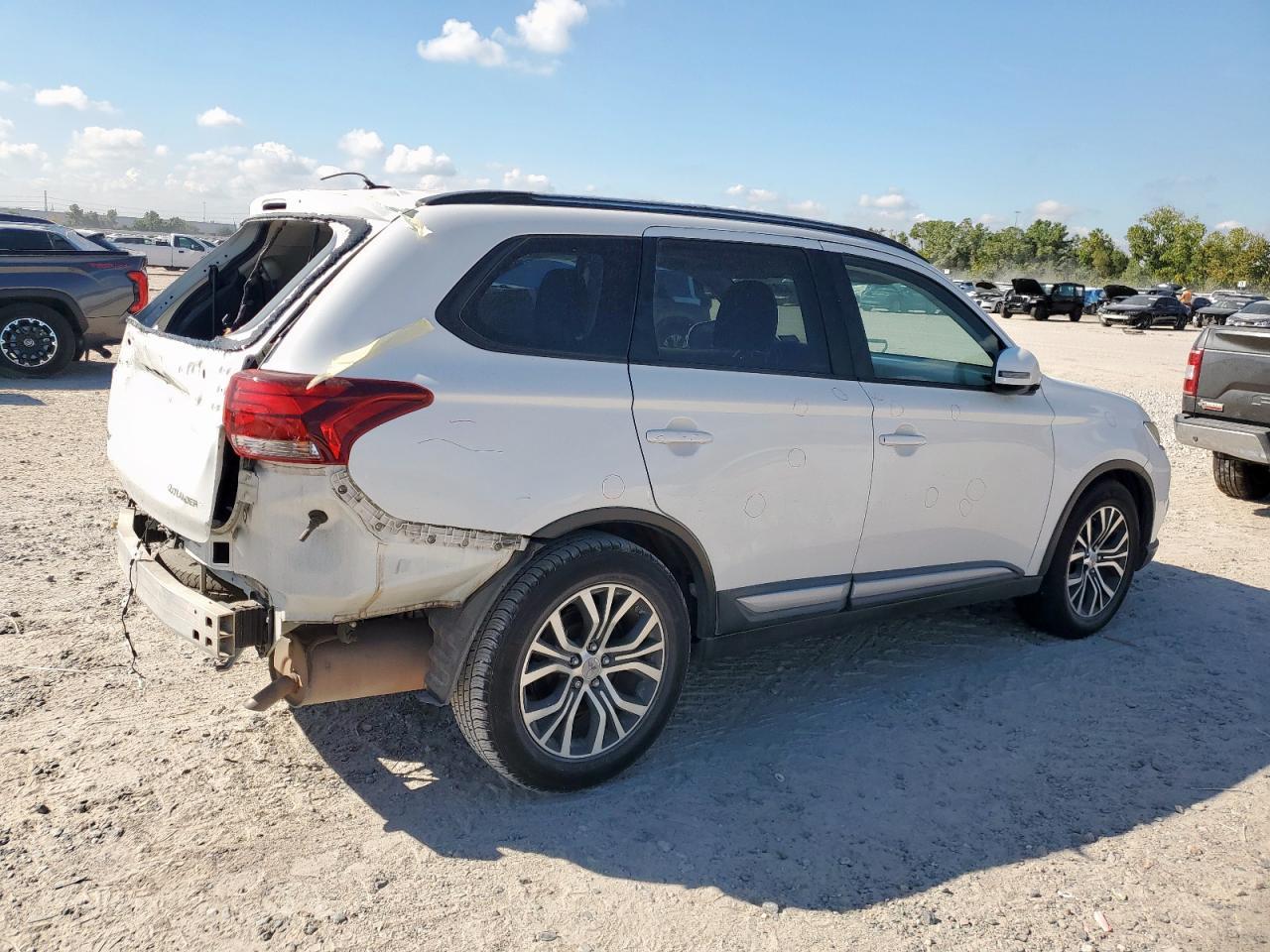 2016 MITSUBISHI outlander