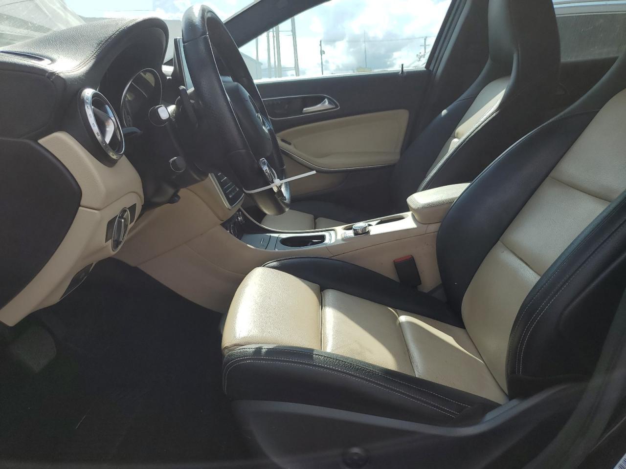 2016 MERCEDES-BENZ GLA-Class