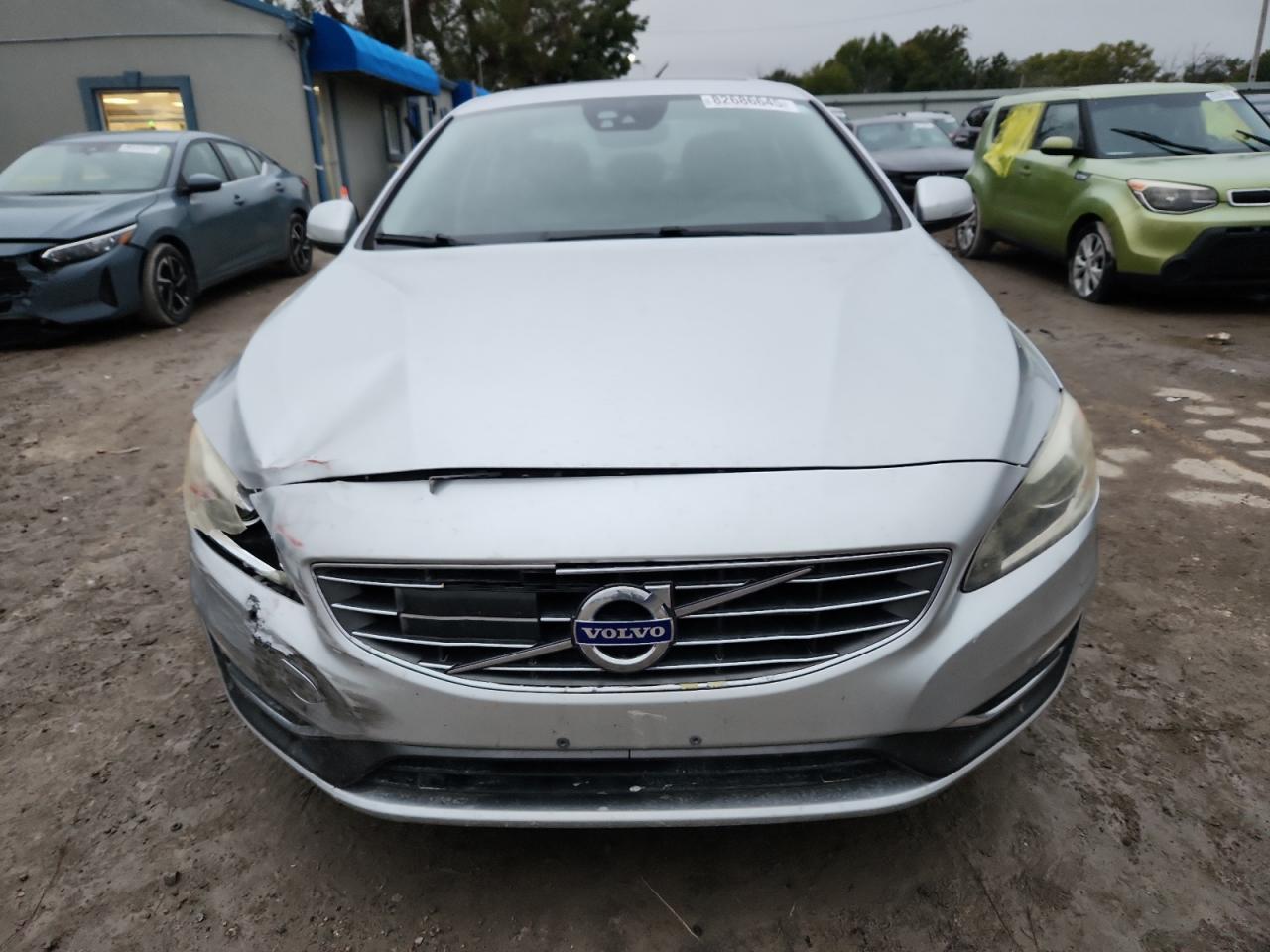 2016 VOLVO S60