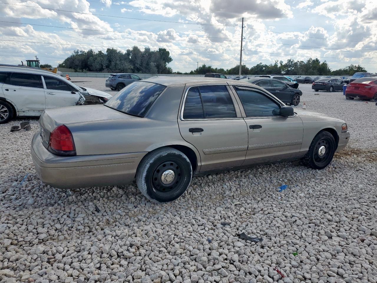 2010 FORD Crown Victoria