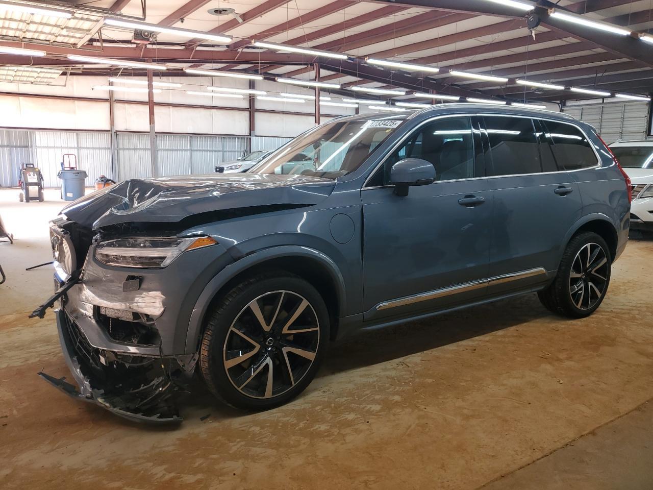 2022 VOLVO XC90