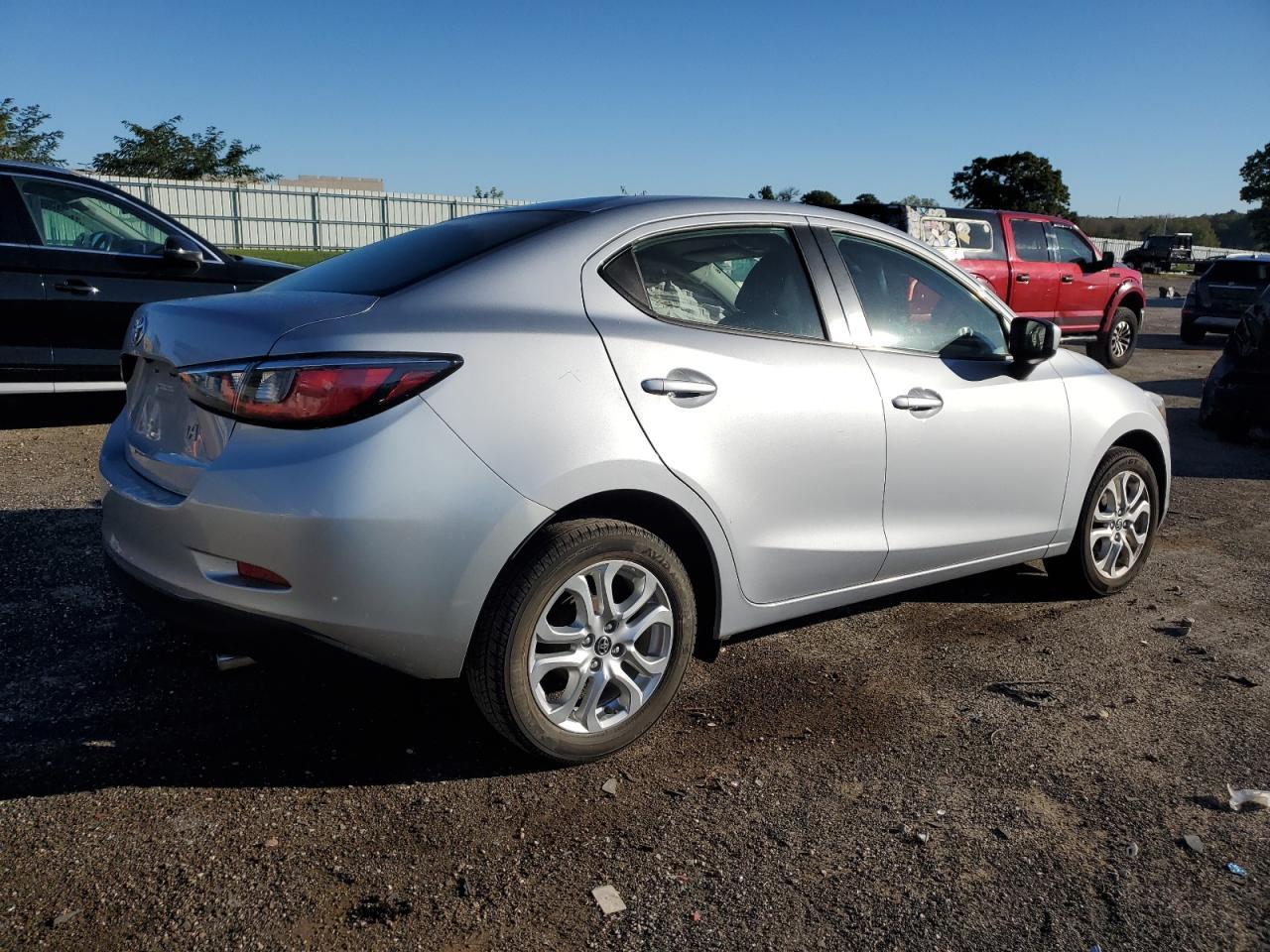 2017 TOYOTA YARIS