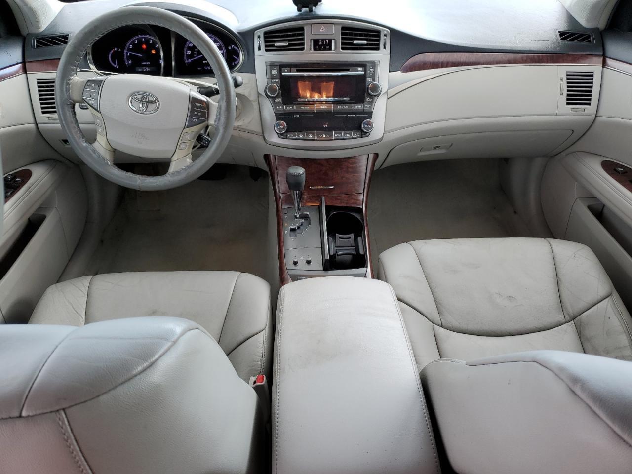2011 TOYOTA Avalon