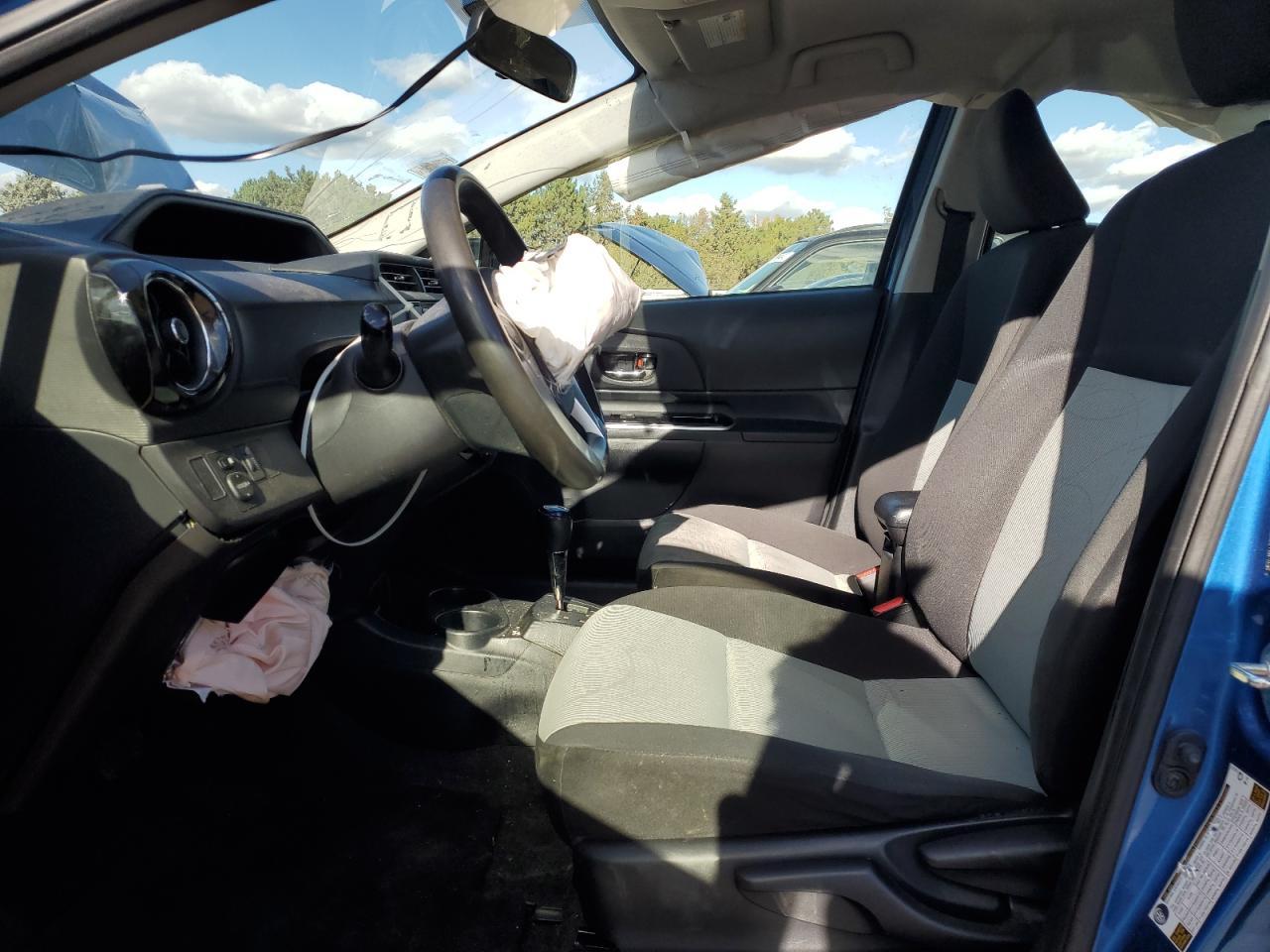 2015 TOYOTA Prius c