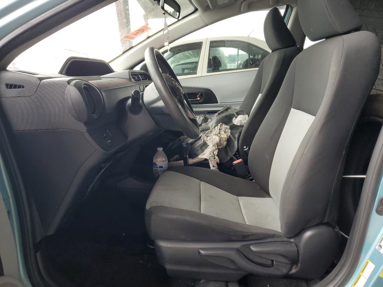 2013 TOYOTA Prius c