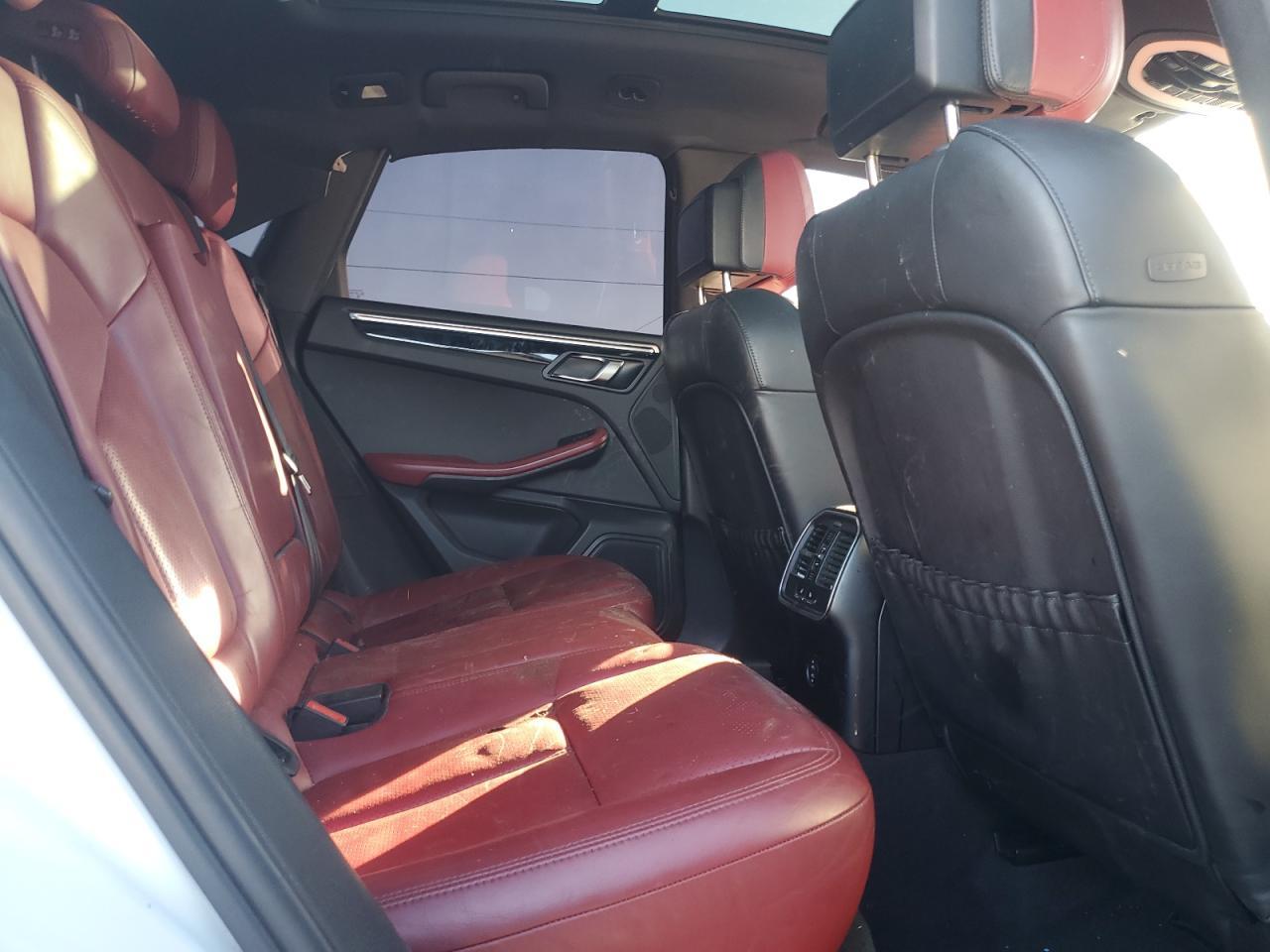 2023 PORSCHE Macan