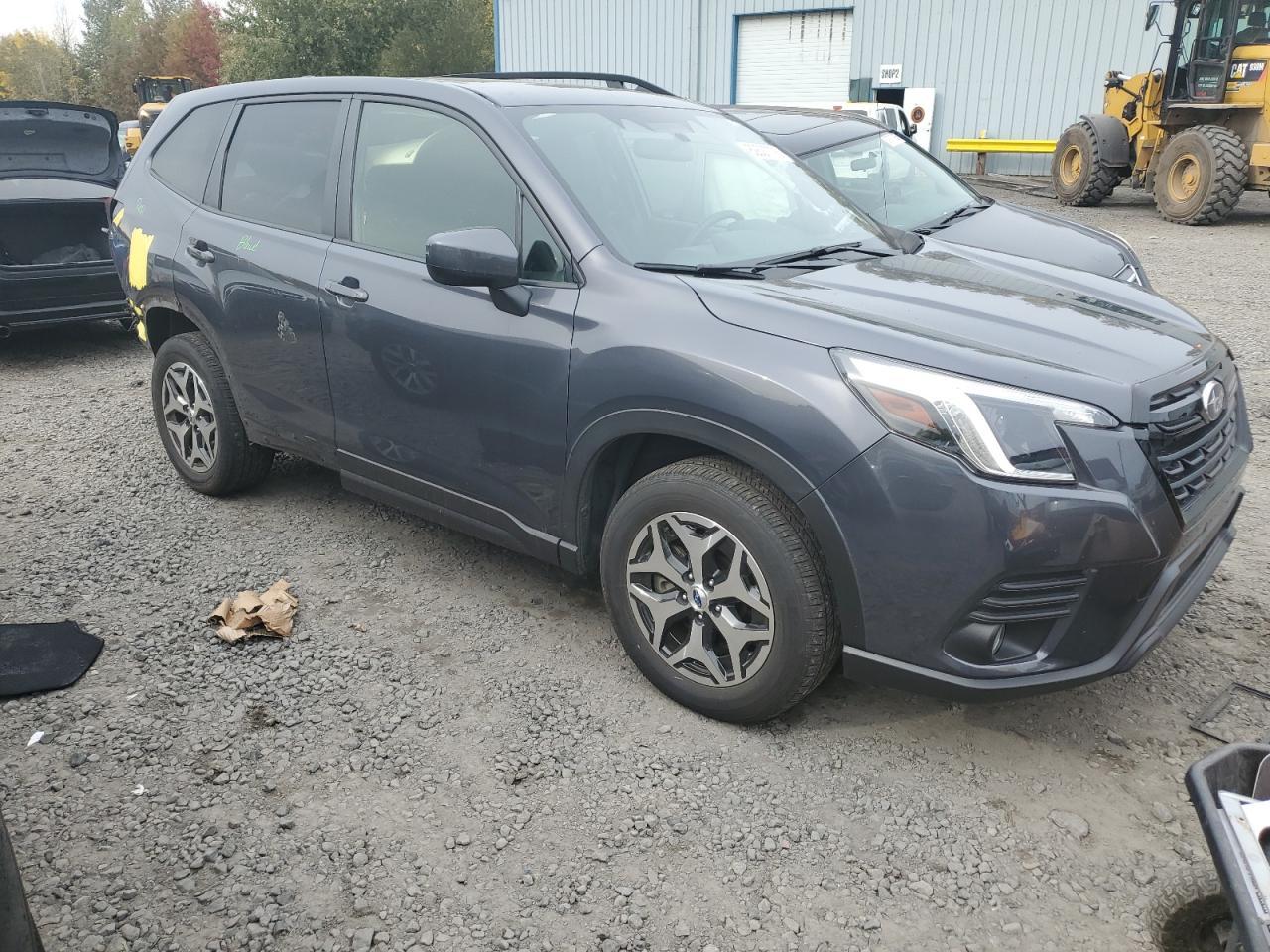 2022 SUBARU FORESTER