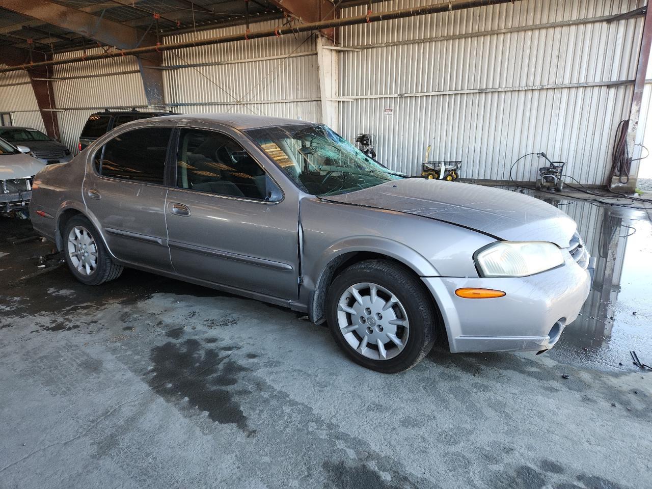 2000 NISSAN Maxima