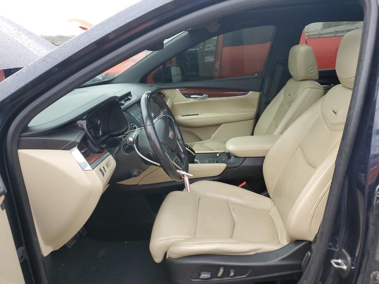 2017 CADILLAC XT5