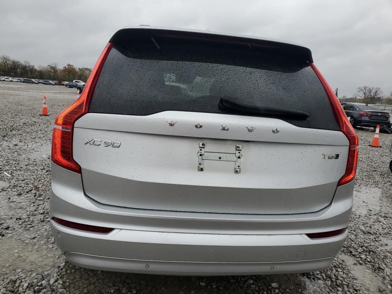 2022 VOLVO XC90