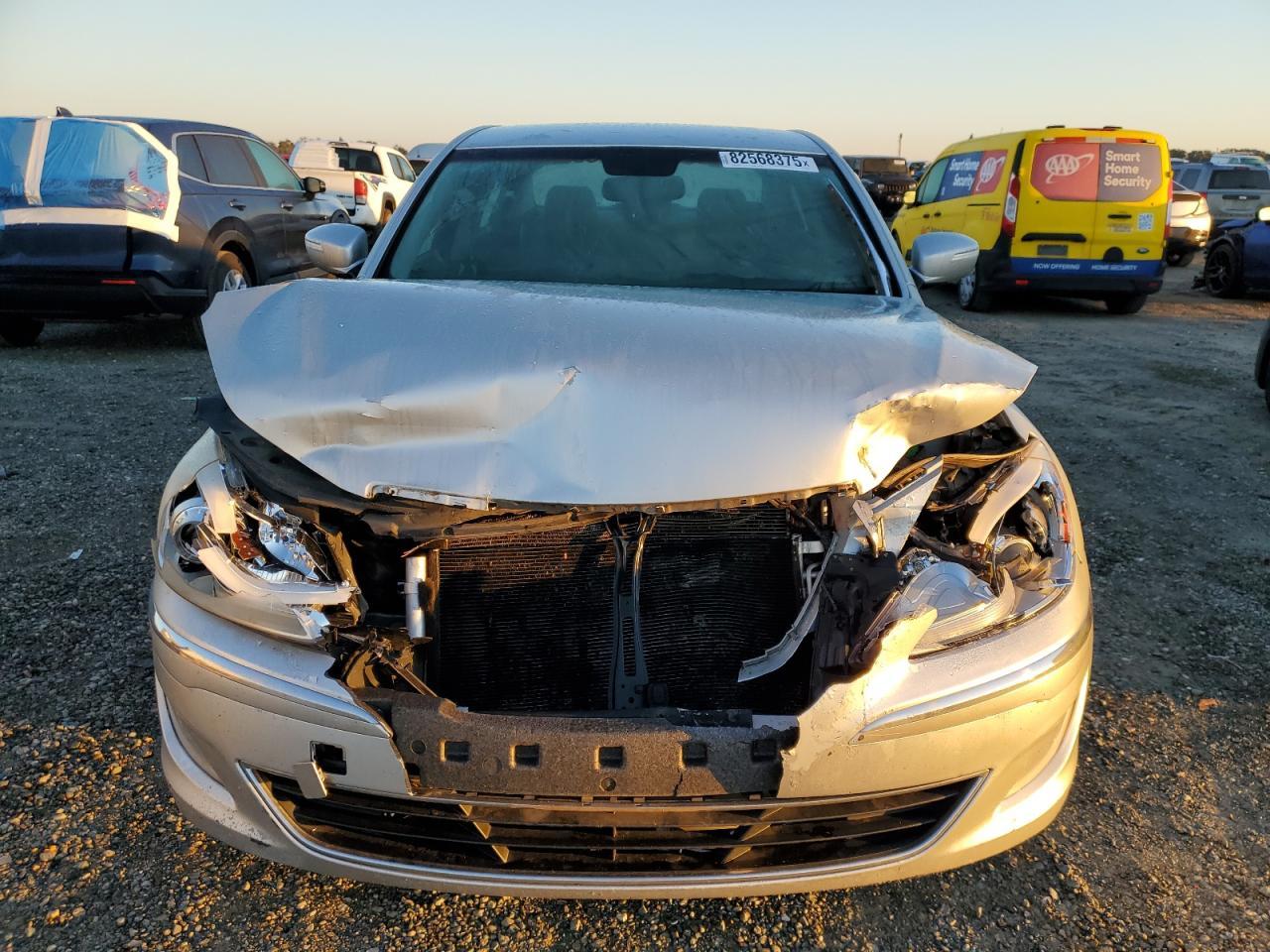 2013 HYUNDAI GENESIS