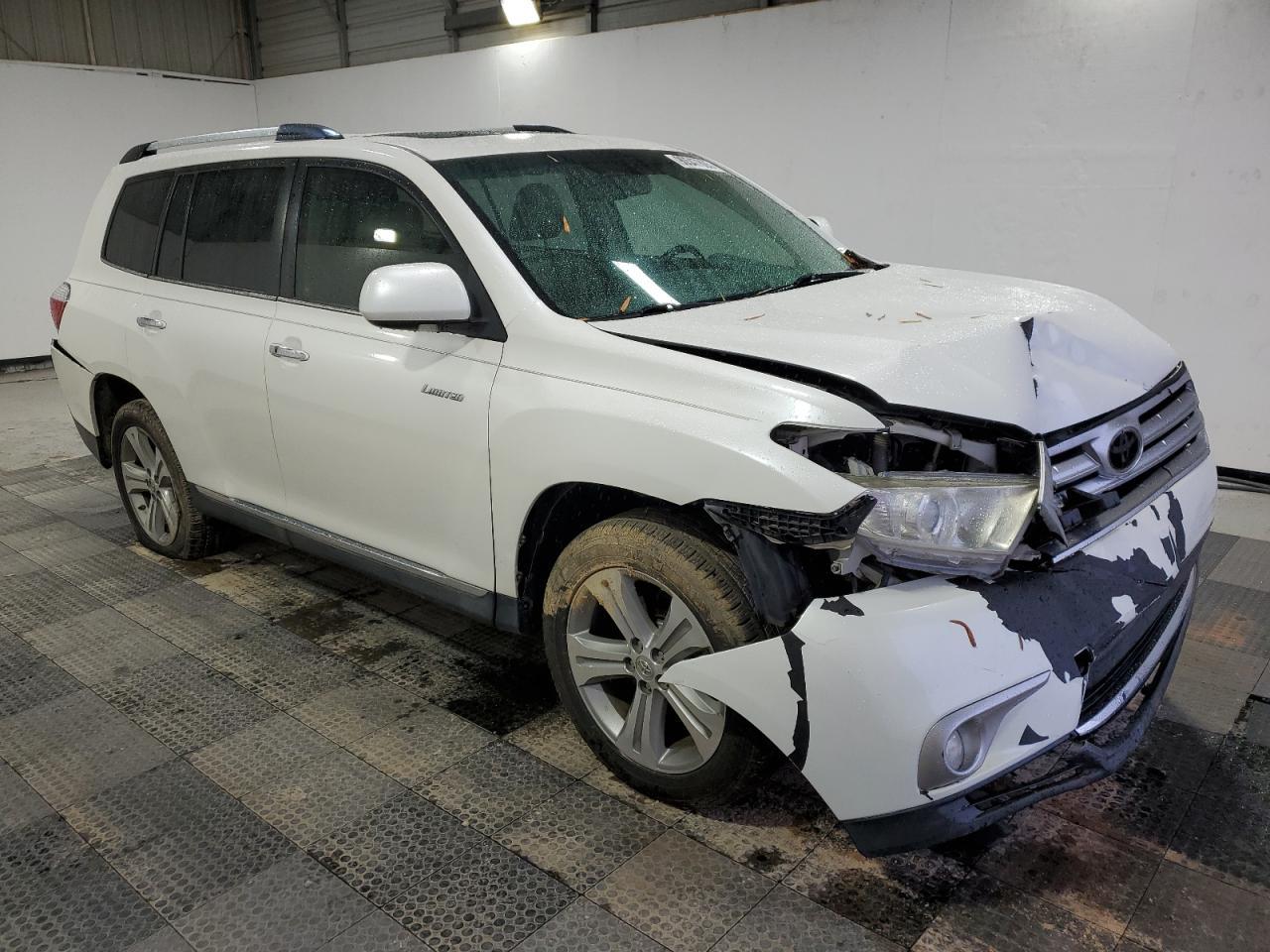 2013 TOYOTA HIGHLANDER