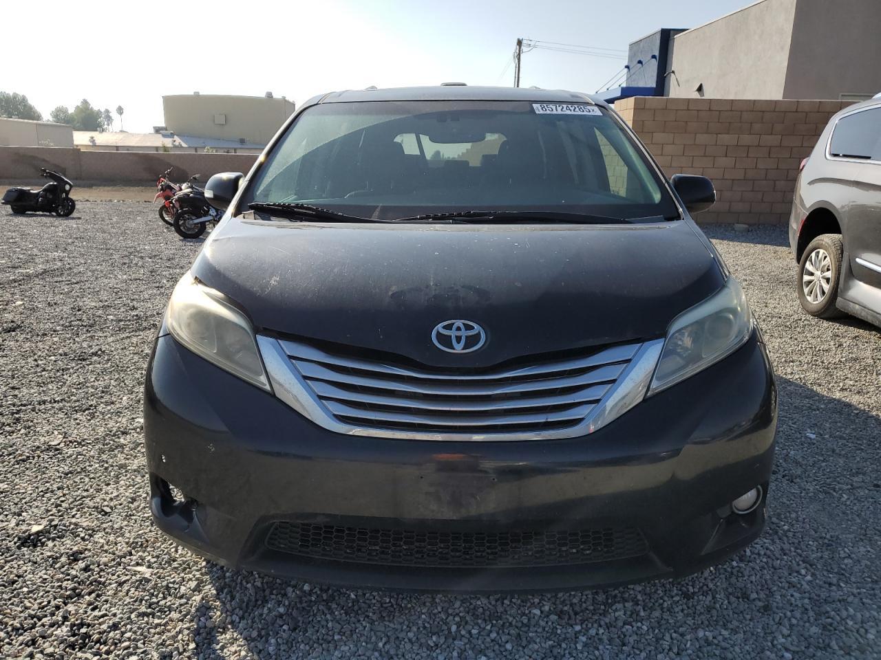 2015 TOYOTA SIENNA