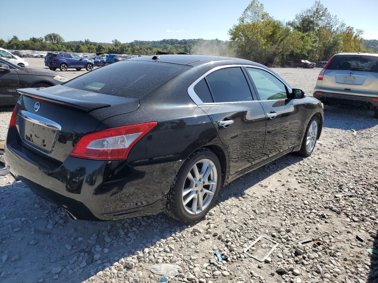 2011 NISSAN Maxima