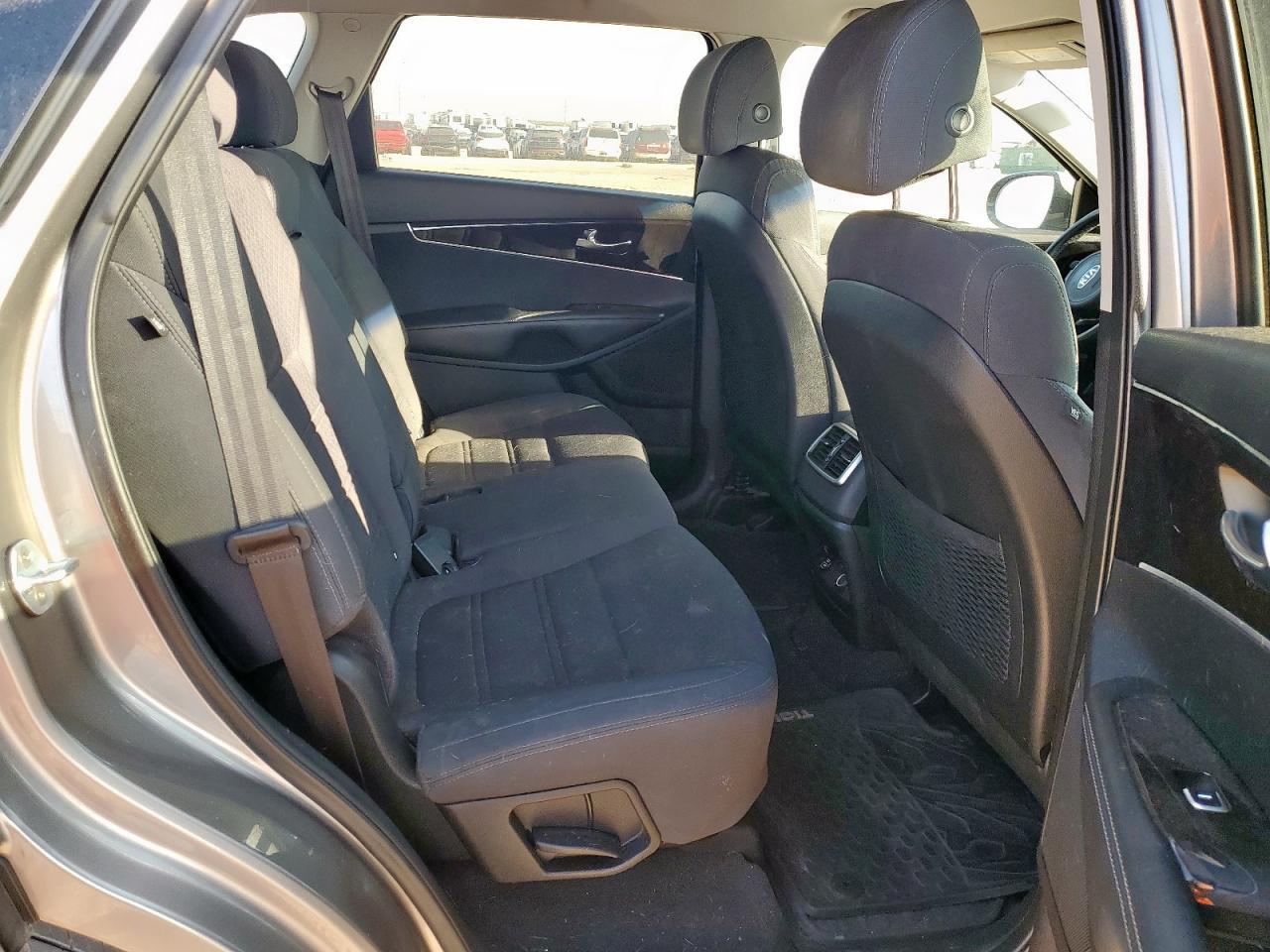 2017 KIA SORENTO