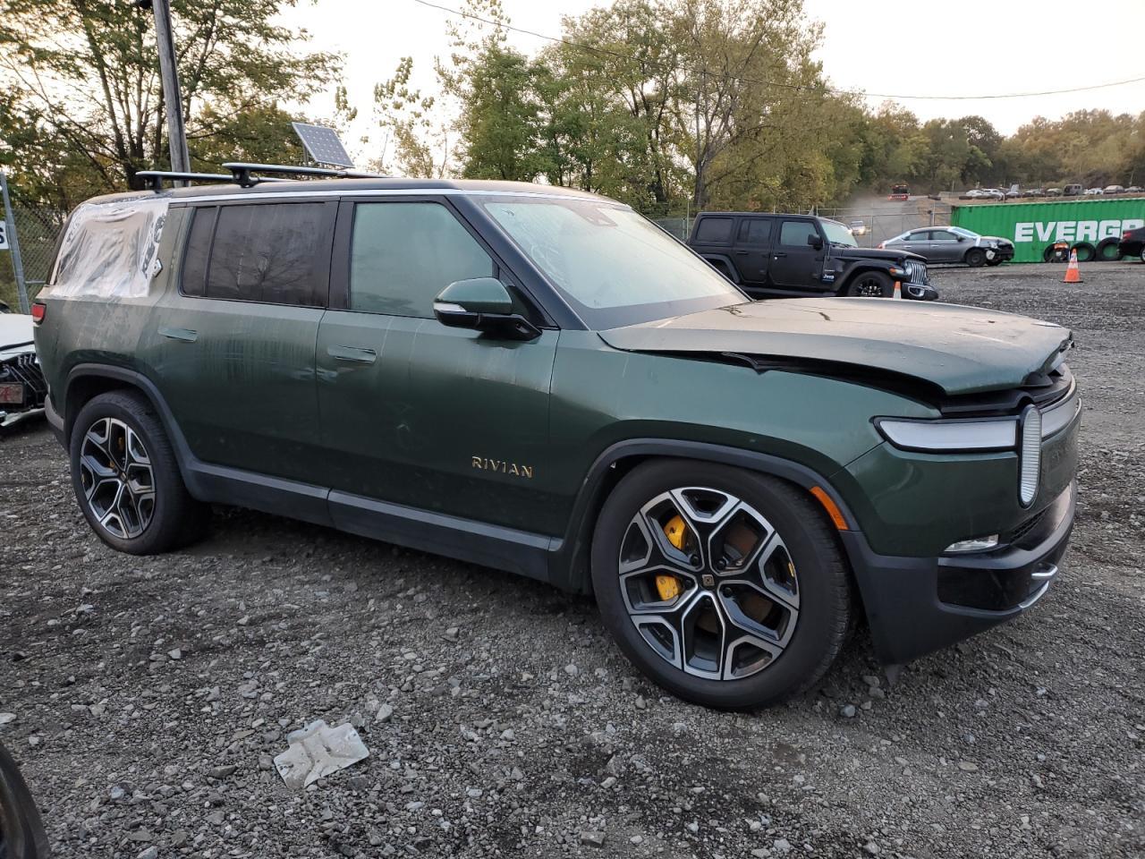 2023 RIVIAN R1s