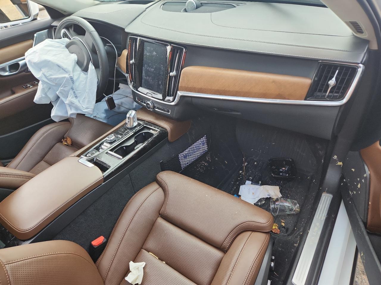 2019 VOLVO S90