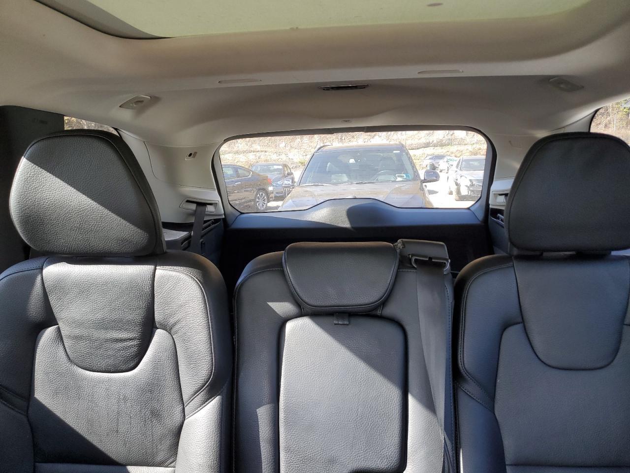 2019 VOLVO XC90