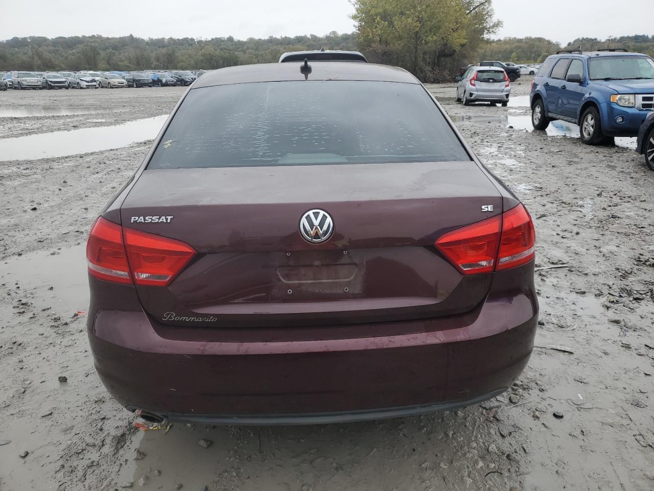 2013 VOLKSWAGEN Passat