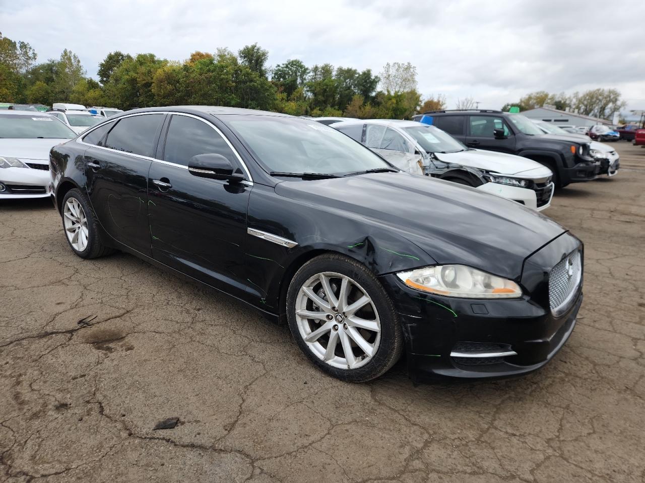 2011 JAGUAR Xj-Series