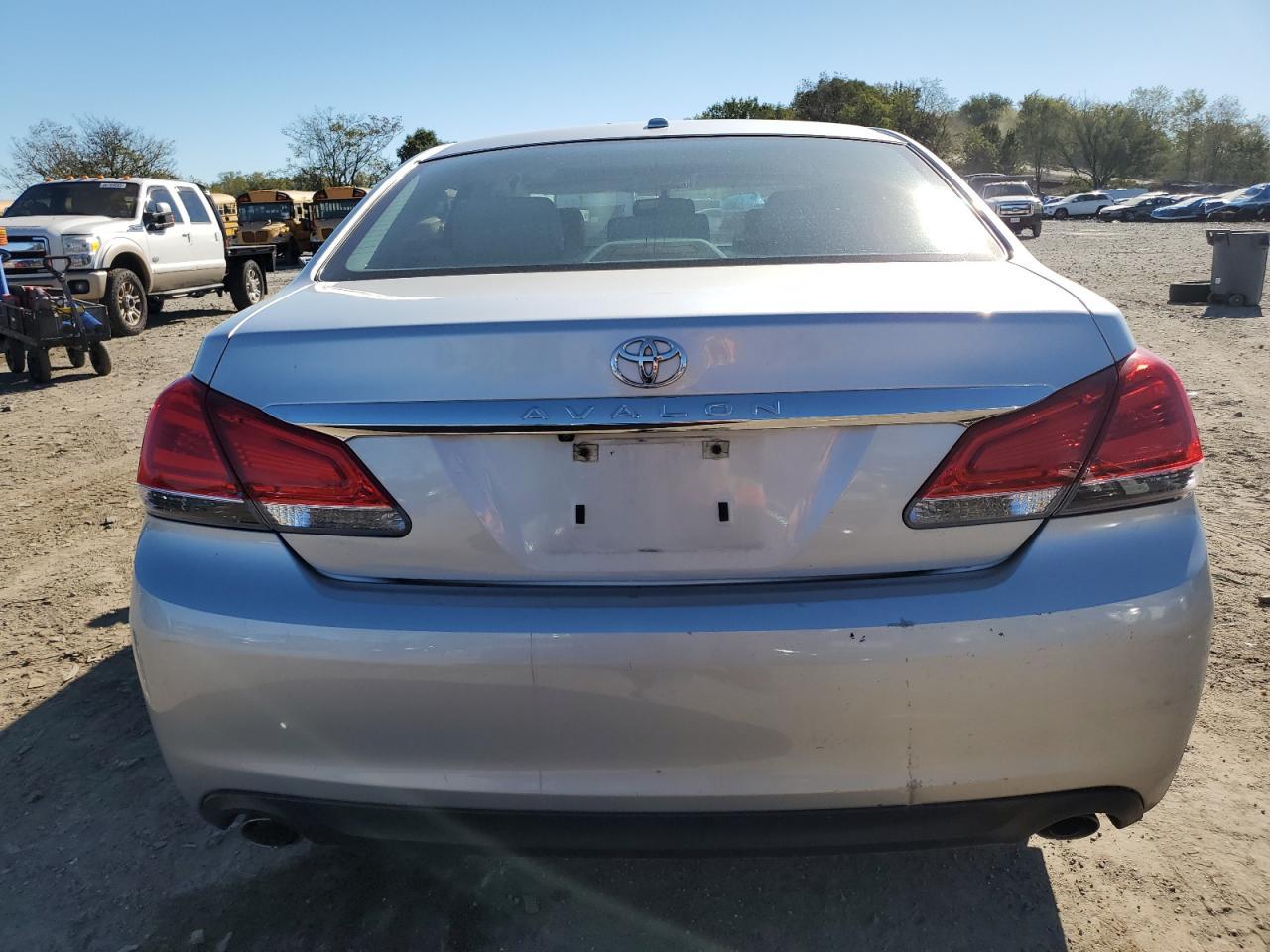 2012 TOYOTA Avalon