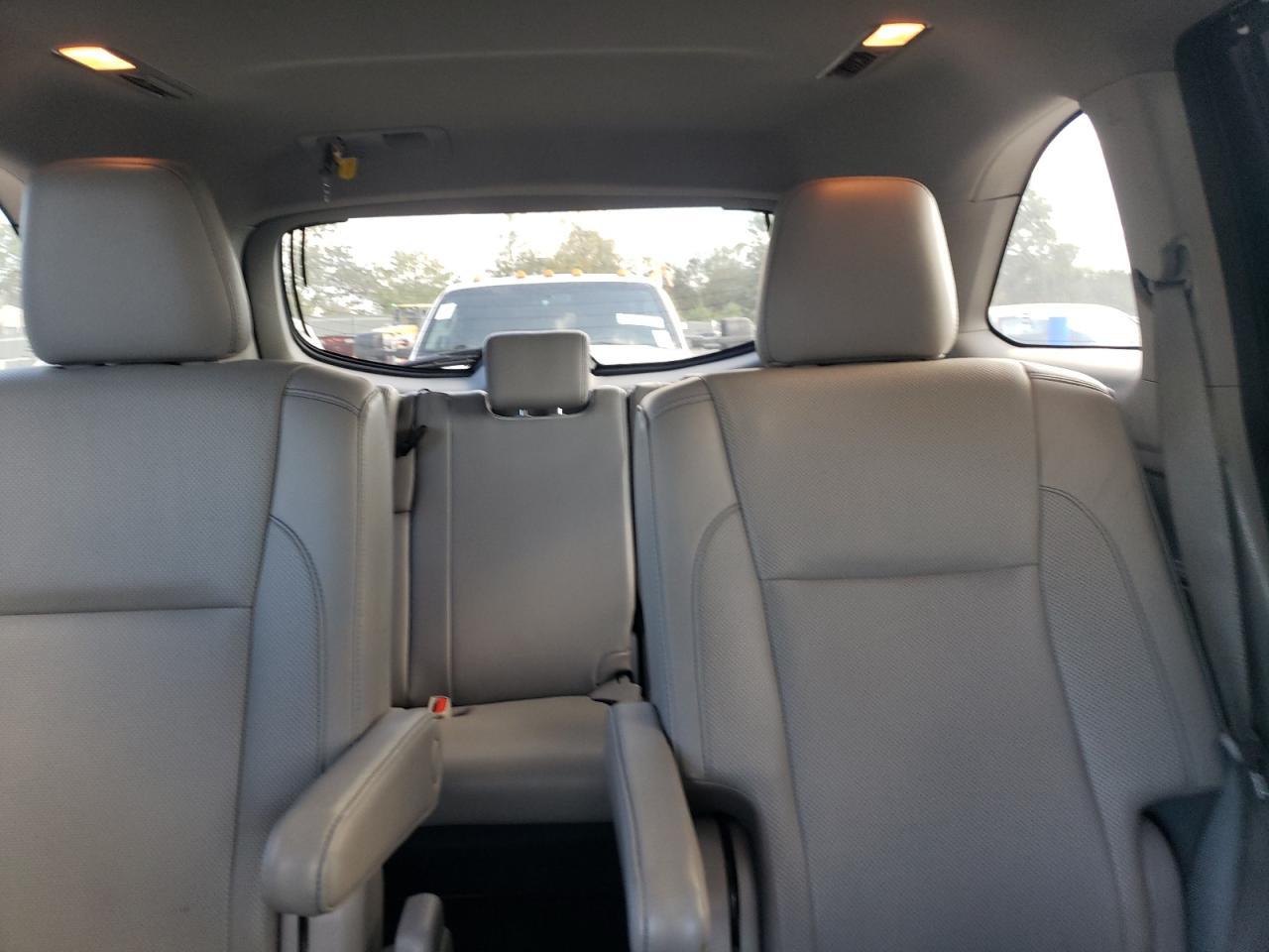2017 TOYOTA HIGHLANDER