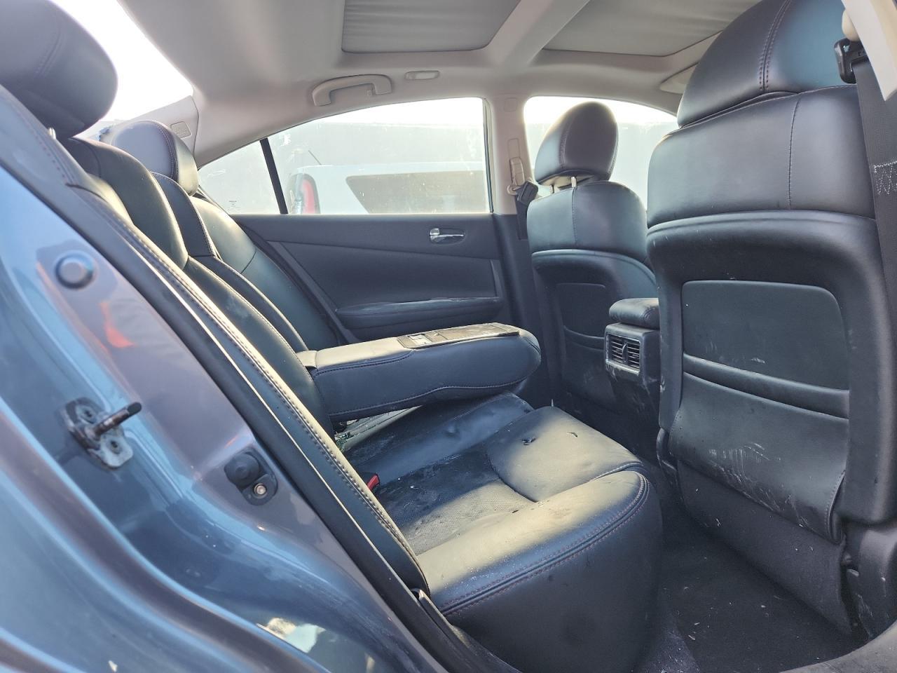 2010 NISSAN Maxima