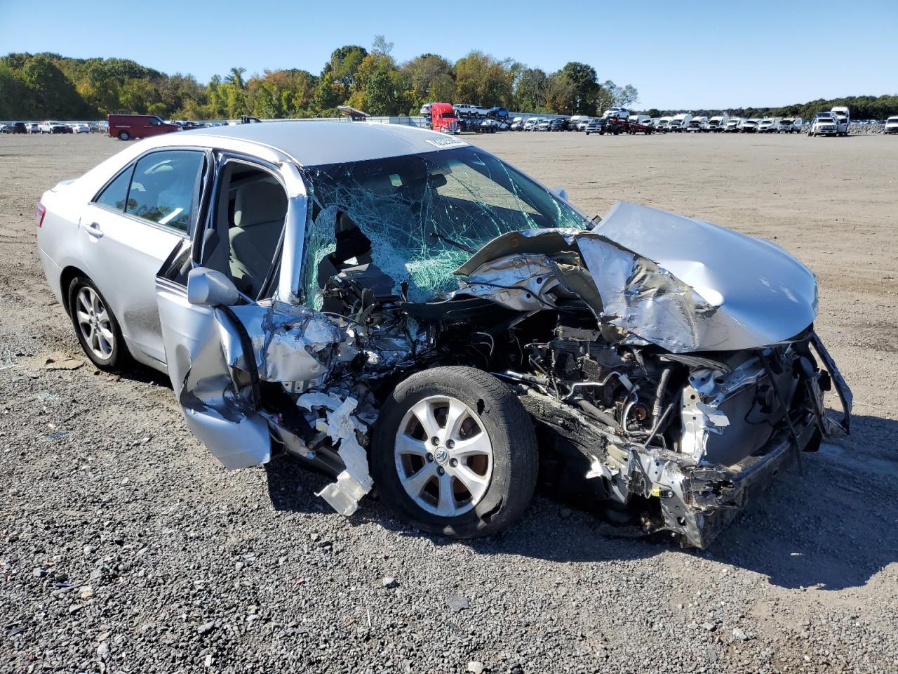 2011 TOYOTA CAMRY