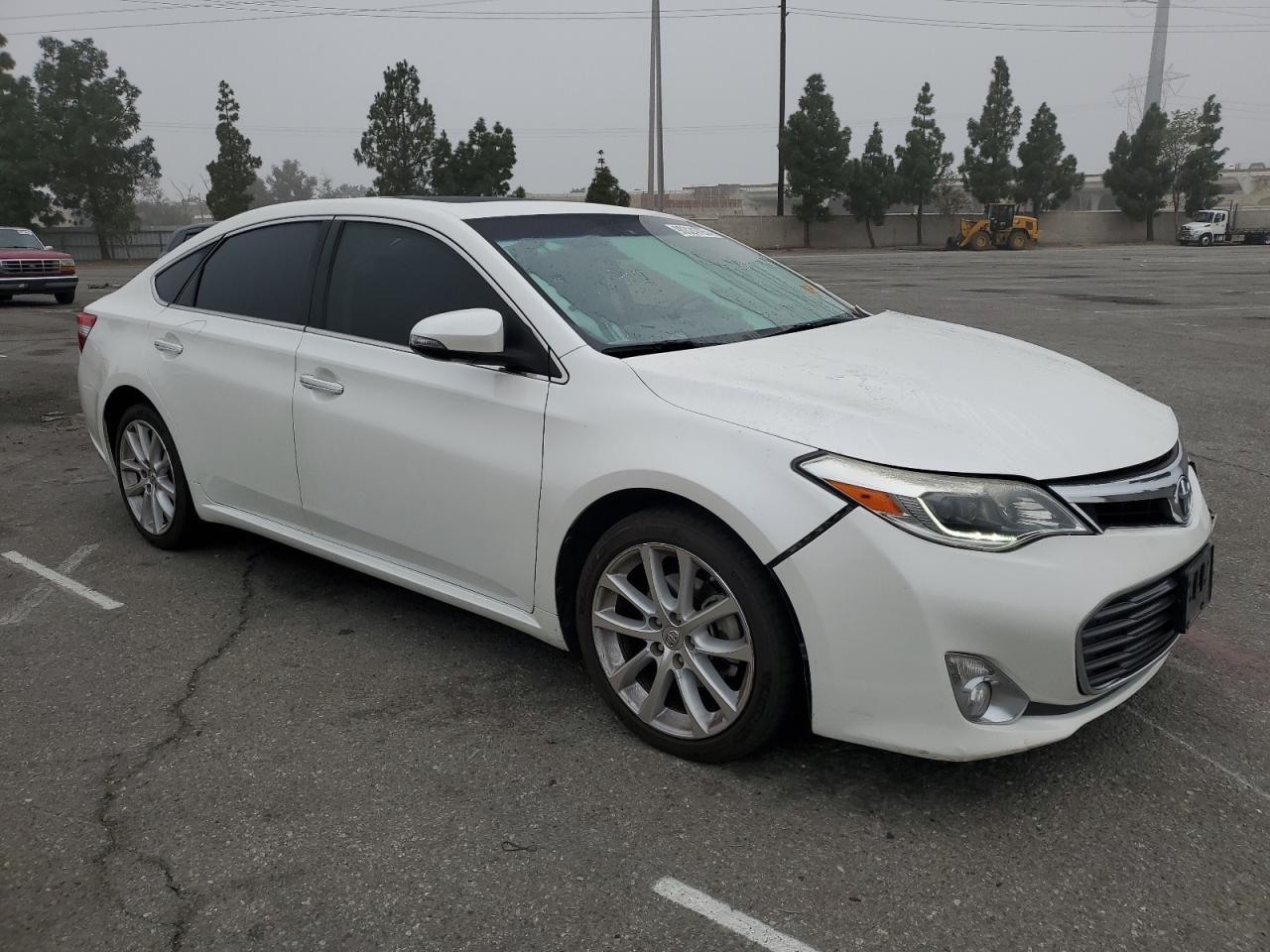 2013 TOYOTA Avalon